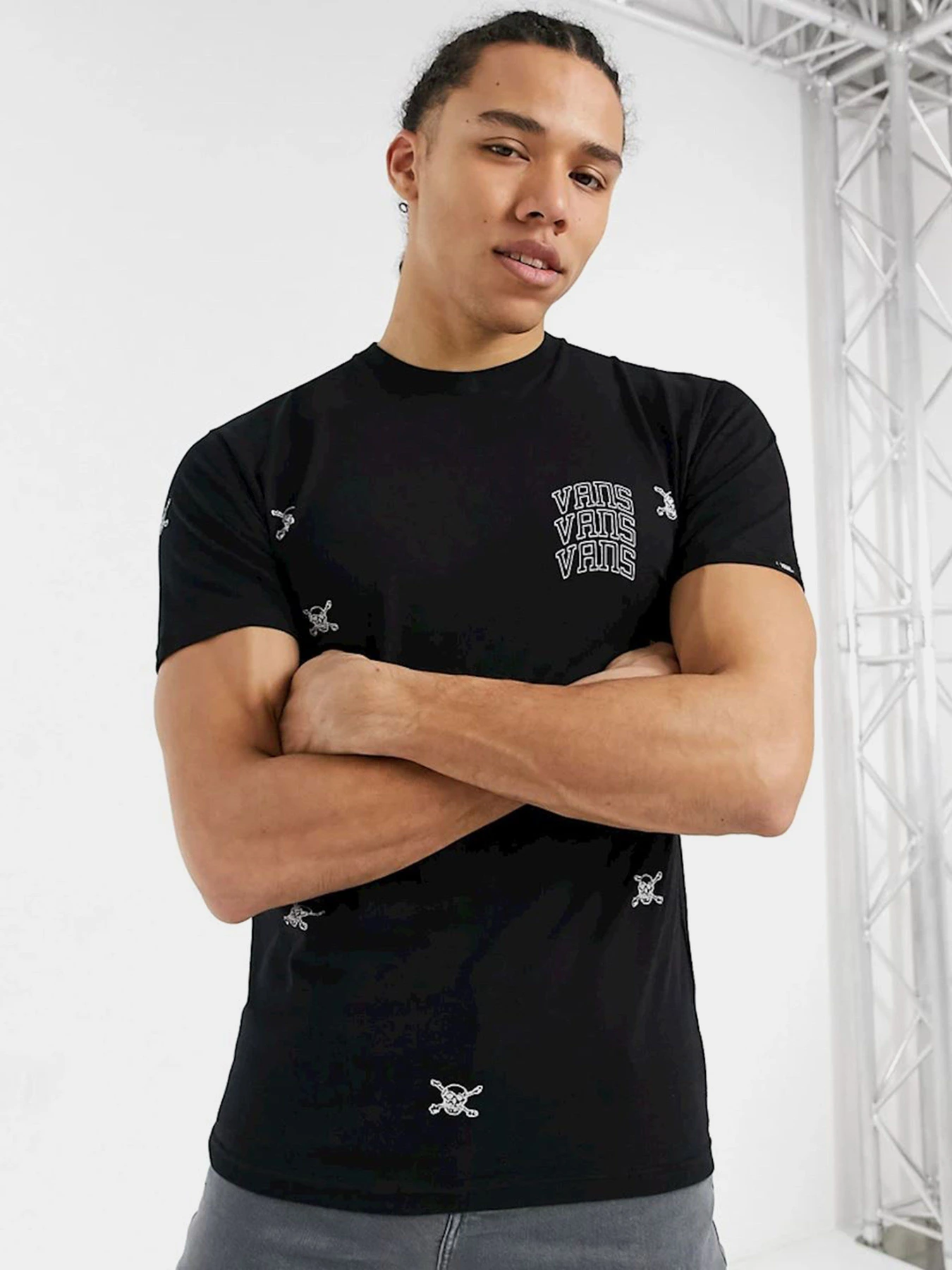 Футболки и поло Vans New Varsity модель VN0A54C6BLK1 Футболки и поло Vans New Varsity модель VN0A54C6BLK1 Фото