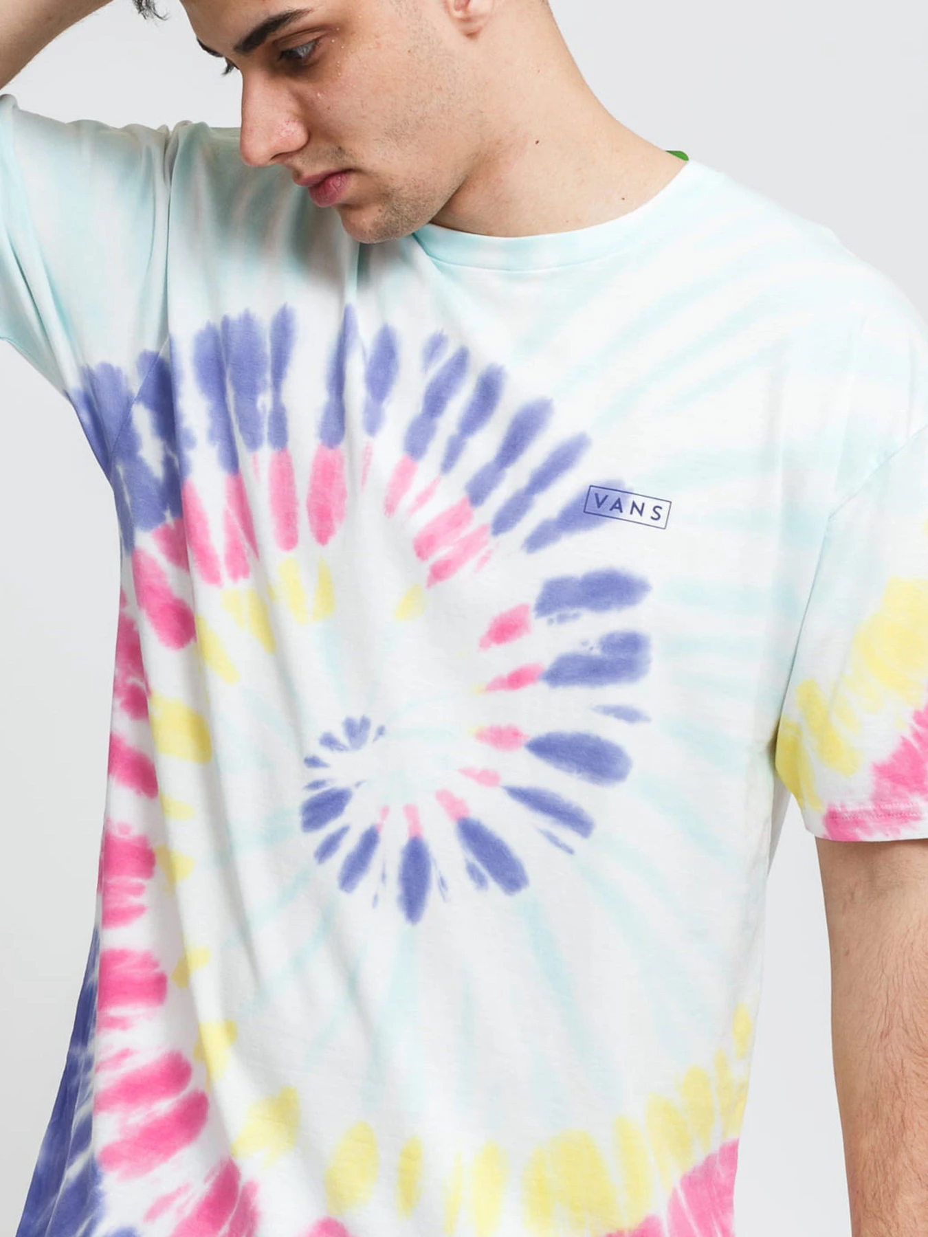 Футболки и поло Vans DROP V SPIRAL модель VN0A54C1Z4R1 Футболки и поло Vans DROP V SPIRAL модель VN0A54C1Z4R1 Фото