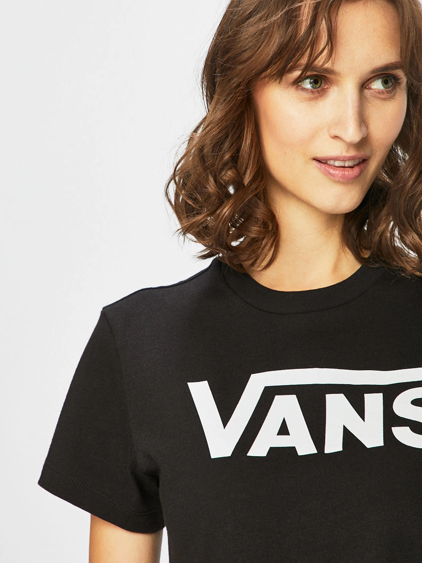 Футболки і поло Vans Flying V Crew модель VN0A3UP4BLK1 Футболки і поло Vans Flying V Crew модель VN0A3UP4BLK1 Фото