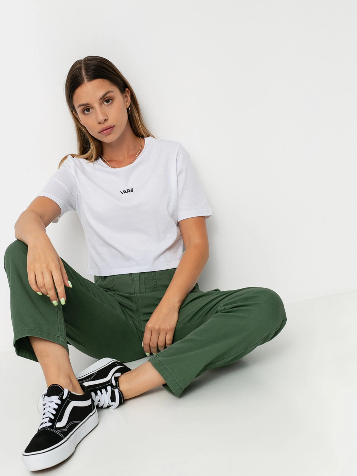 Футболки и поло Vans Flying V Crop Crew Sport модель VN0A54QUWHT1 Футболки и поло Vans Flying V Crop Crew Sport модель VN0A54QUWHT1 Фото
