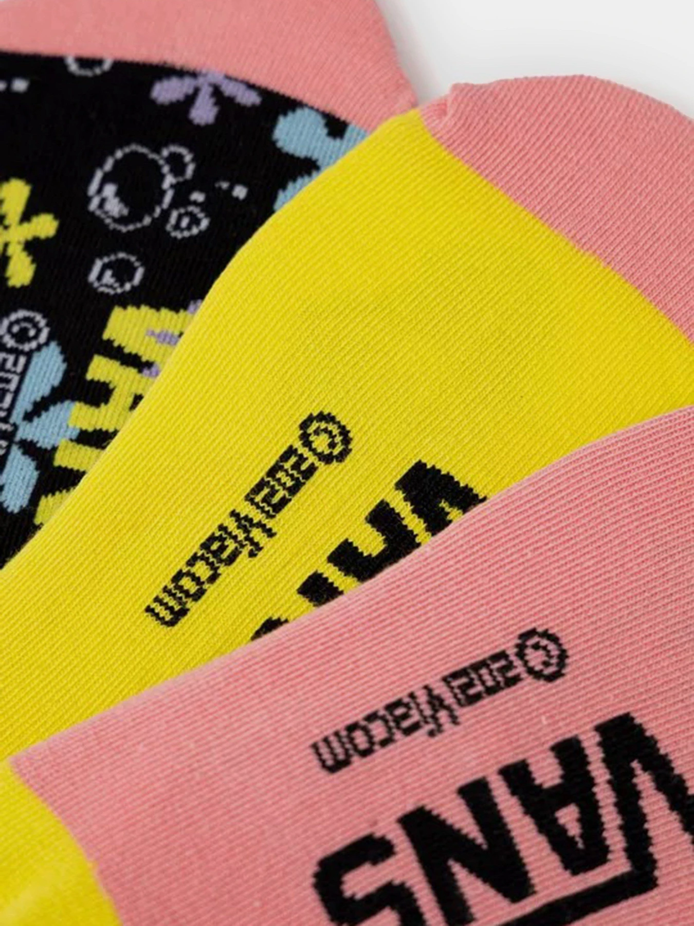 Шкарпетки та гольфи Vans x SpongeBob Canoodle модель VN0A5I3JYZ01 Шкарпетки та гольфи Vans x SpongeBob Canoodle модель VN0A5I3JYZ01 Фото