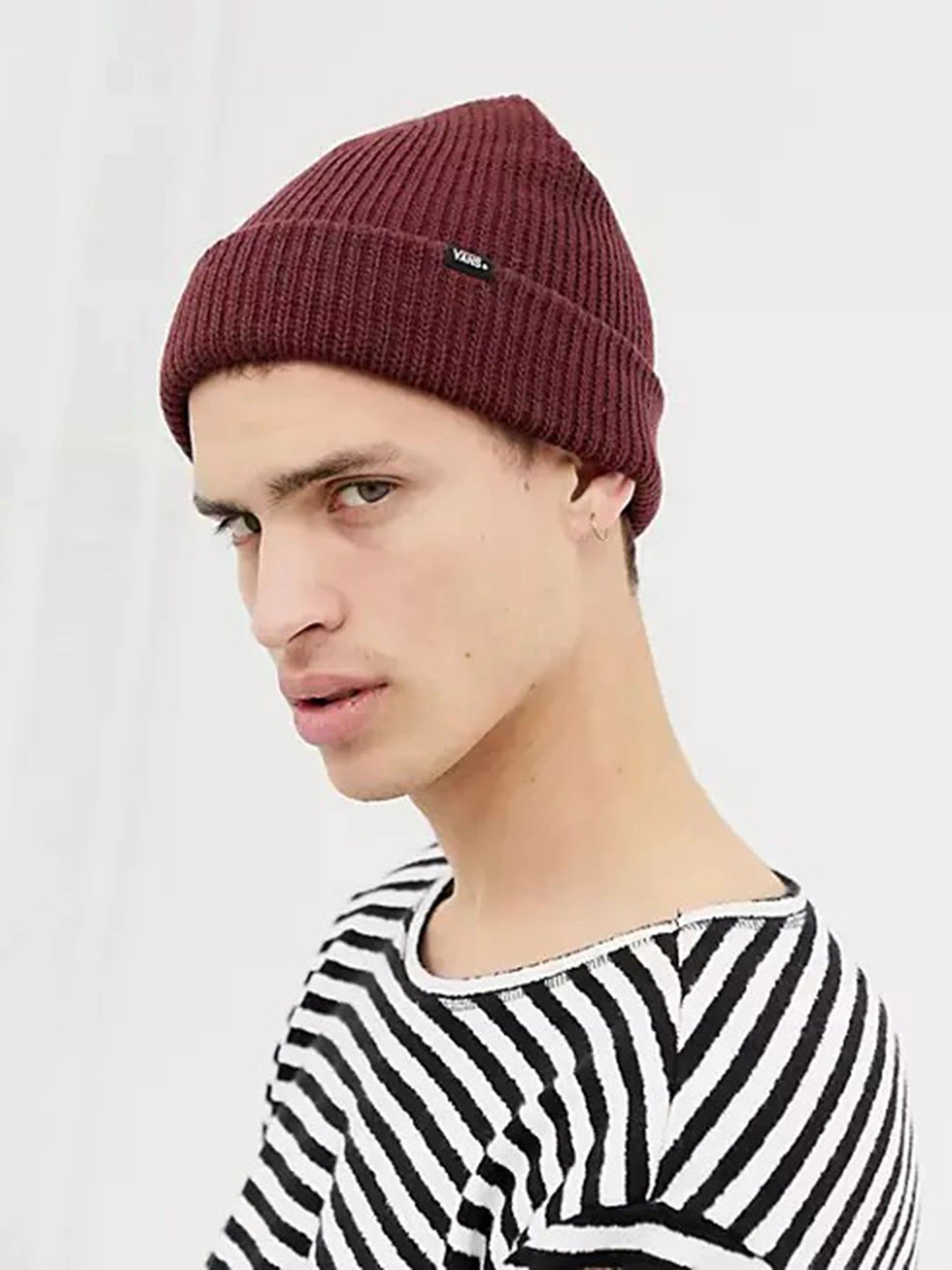 Шапки та кепки Vans Core Basics Beanie модель VN000K9Y4QU1 Шапки та кепки Vans Core Basics Beanie модель VN000K9Y4QU1 Фото