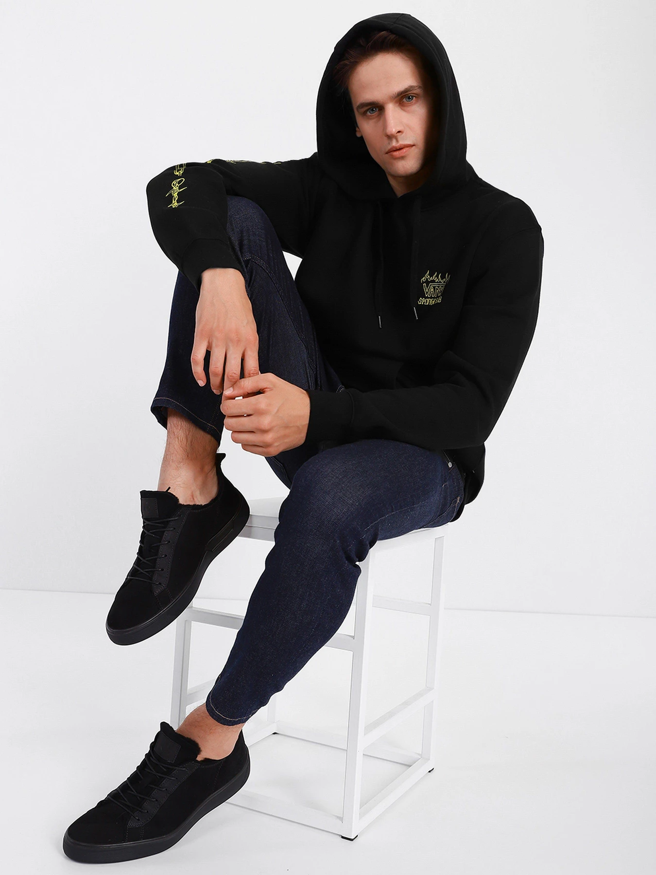 Худи и свитшоты Vans x SpongeBob Skull Po модель VN0A5KEOZAU1 Худи и свитшоты Vans x SpongeBob Skull Po модель VN0A5KEOZAU1 Фото