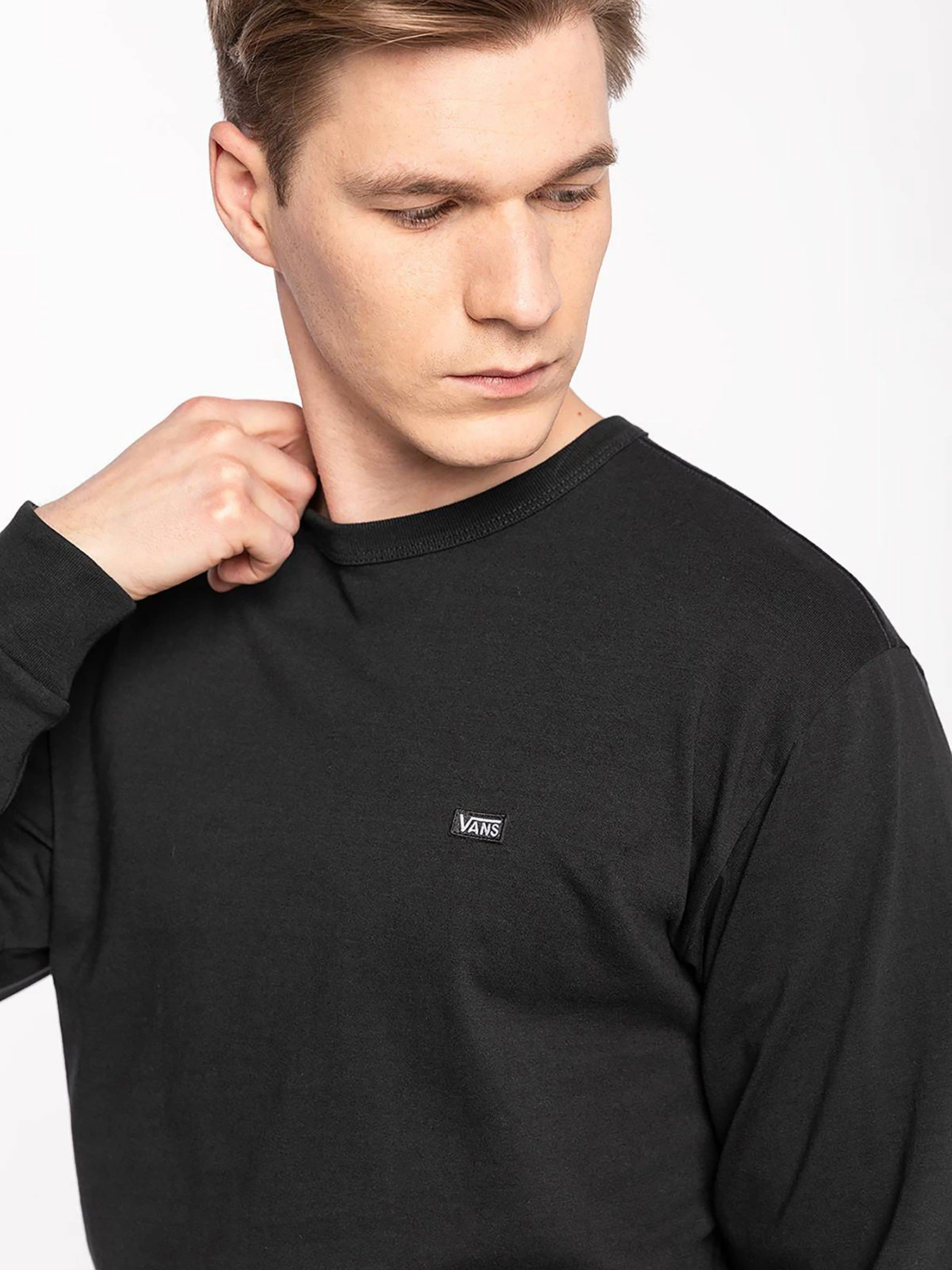 Худи и свитшоты Vans Off The Wall Classic модель VN0A4TURBLK1 Фото