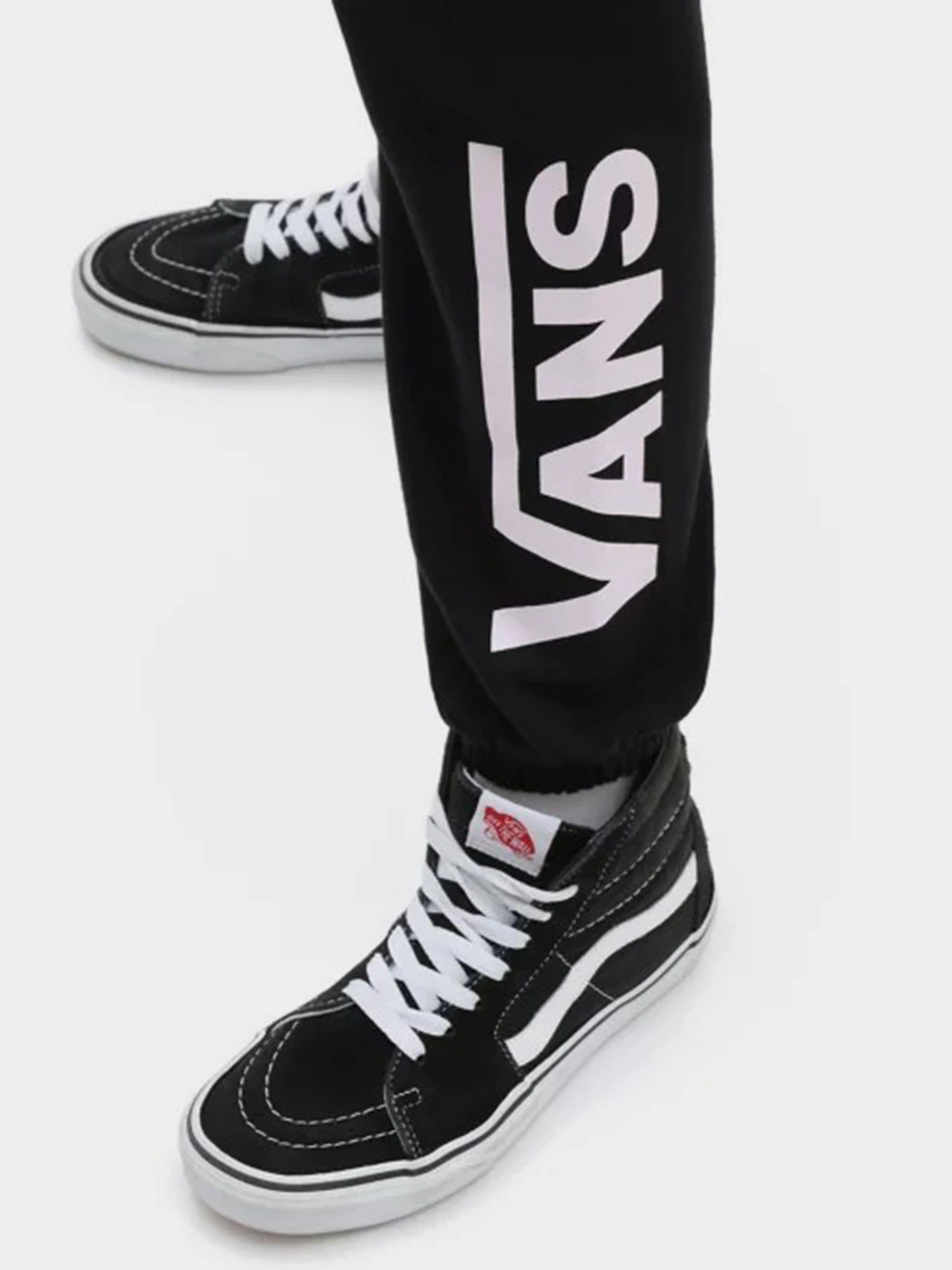 Штани Vans Flying v Sweatpant модель VN0A4UL5YY81 Штани Vans Flying v Sweatpant модель VN0A4UL5YY81 Фото