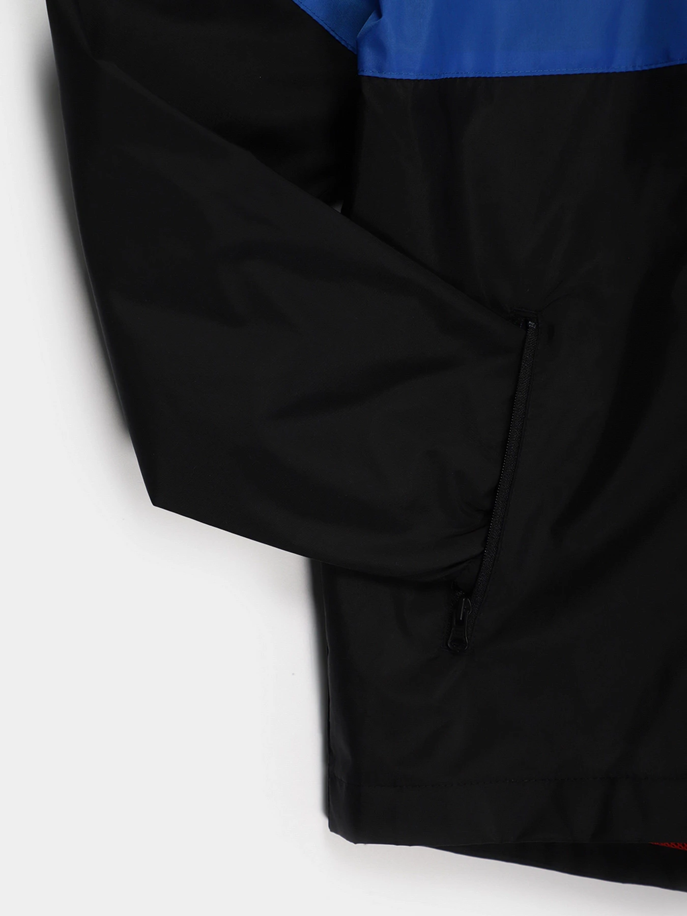Куртки та дублянки Vans Barred Windbreaker модель VN0A5FLQHJR1 Куртки та дублянки Vans Barred Windbreaker модель VN0A5FLQHJR1 Фото