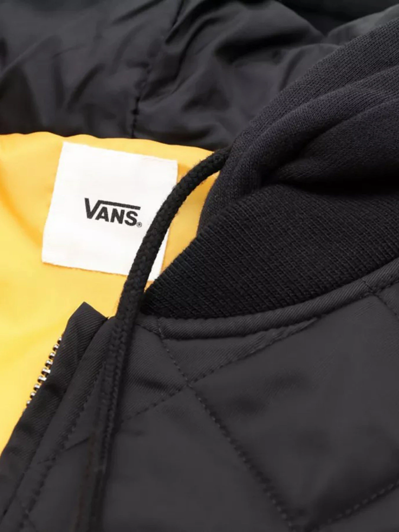 Куртки и дубленки Vans Boom Boom 66 Hood Bomber модель VN0A5JH1BLK1 Куртки и дубленки Vans Boom Boom 66 Hood Bomber модель VN0A5JH1BLK1 Фото