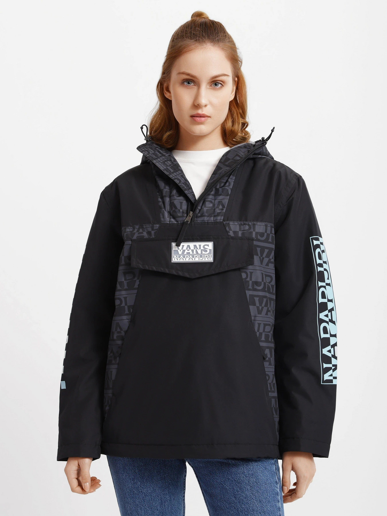 Куртки и дубленки Vans X NAPAPIJRI Anorak Jacket модель VN0A53WXBLK1 Куртки и дубленки Vans X NAPAPIJRI Anorak Jacket модель VN0A53WXBLK1 Фото
