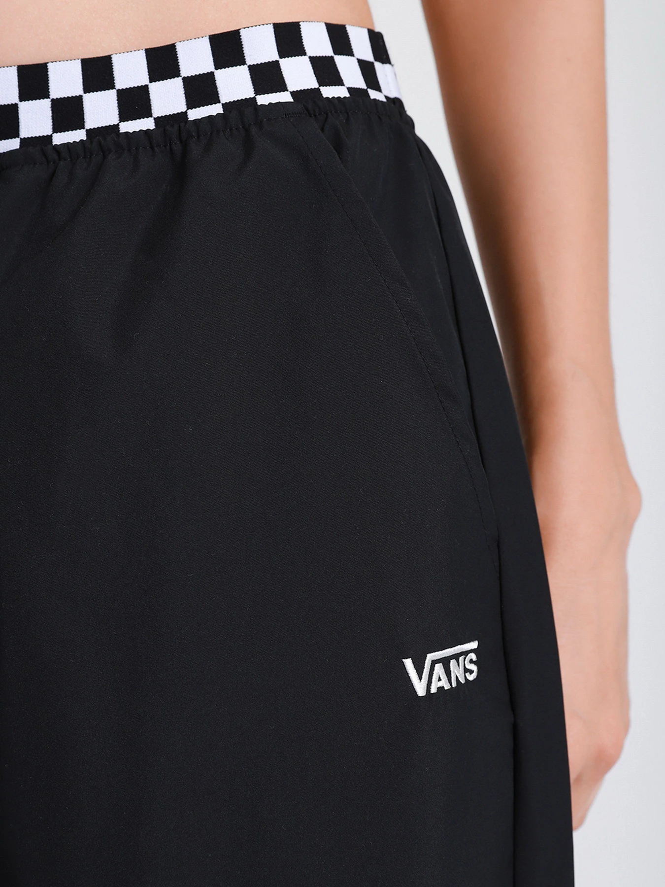 Брюки Vans Out Late модель VN0A5JHKBLK1 Брюки Vans Out Late модель VN0A5JHKBLK1 Фото