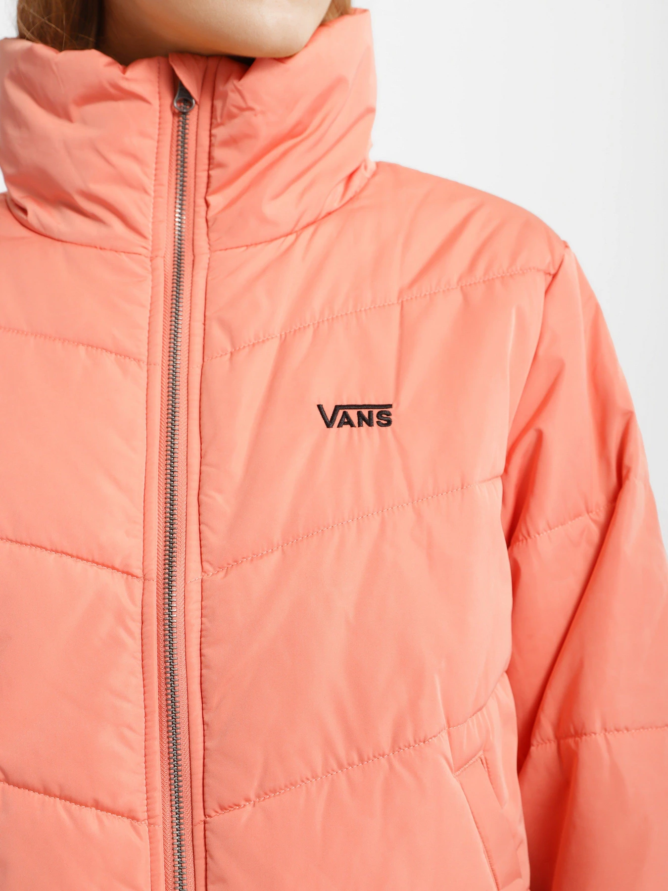Куртки и дубленки Vans Foundry V Puffer MTE модель VN0A4V8MYZO1 Куртки и дубленки Vans Foundry V Puffer MTE модель VN0A4V8MYZO1 Фото