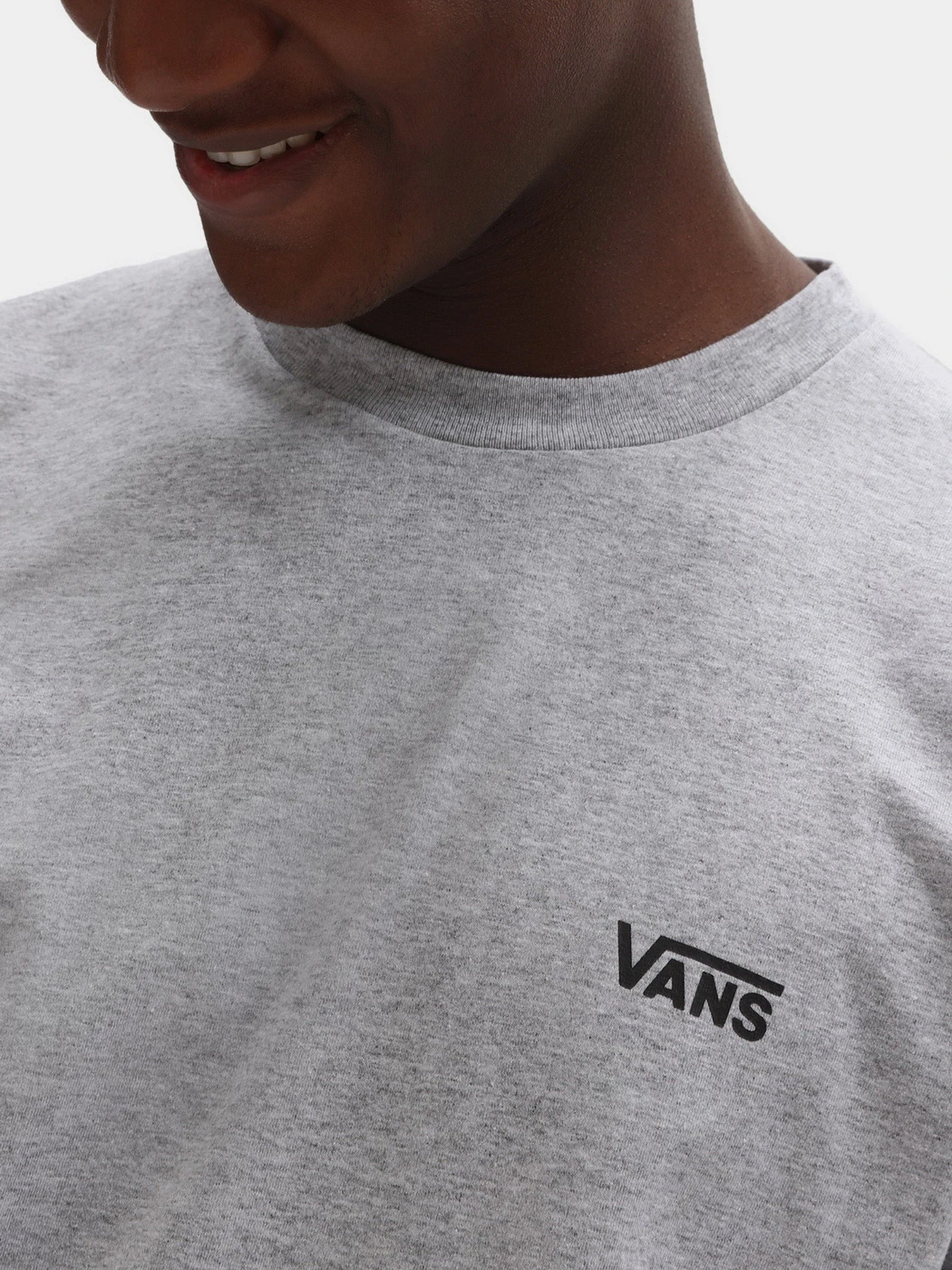 Футболки и поло Vans Left Chest Logo Plus модель VN0A54TFATJ1 Футболки и поло Vans Left Chest Logo Plus модель VN0A54TFATJ1 Фото