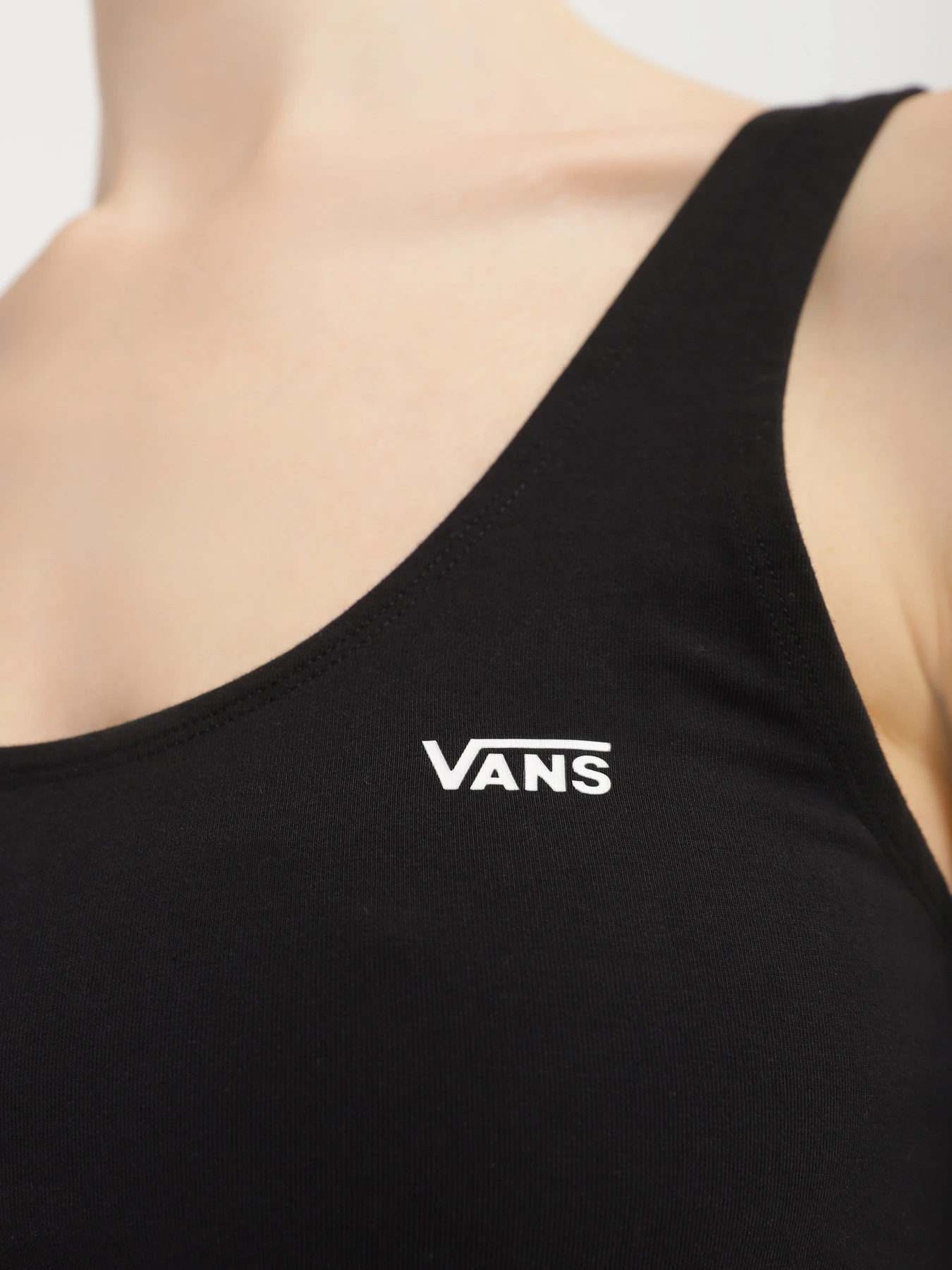 Футболки і поло Vans Flying V Bralette модель VN0A7PNCBLK1 Фото