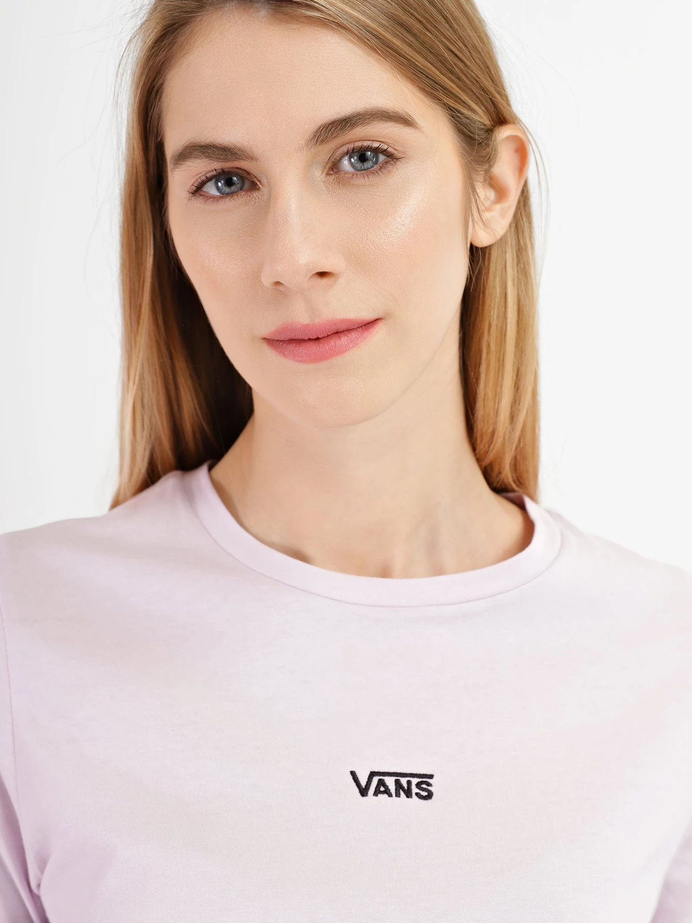 Футболки і поло Vans Flying V Crop Crew Sport модель VN0A54QUYEU1 Футболки і поло Vans Flying V Crop Crew Sport модель VN0A54QUYEU1 Фото