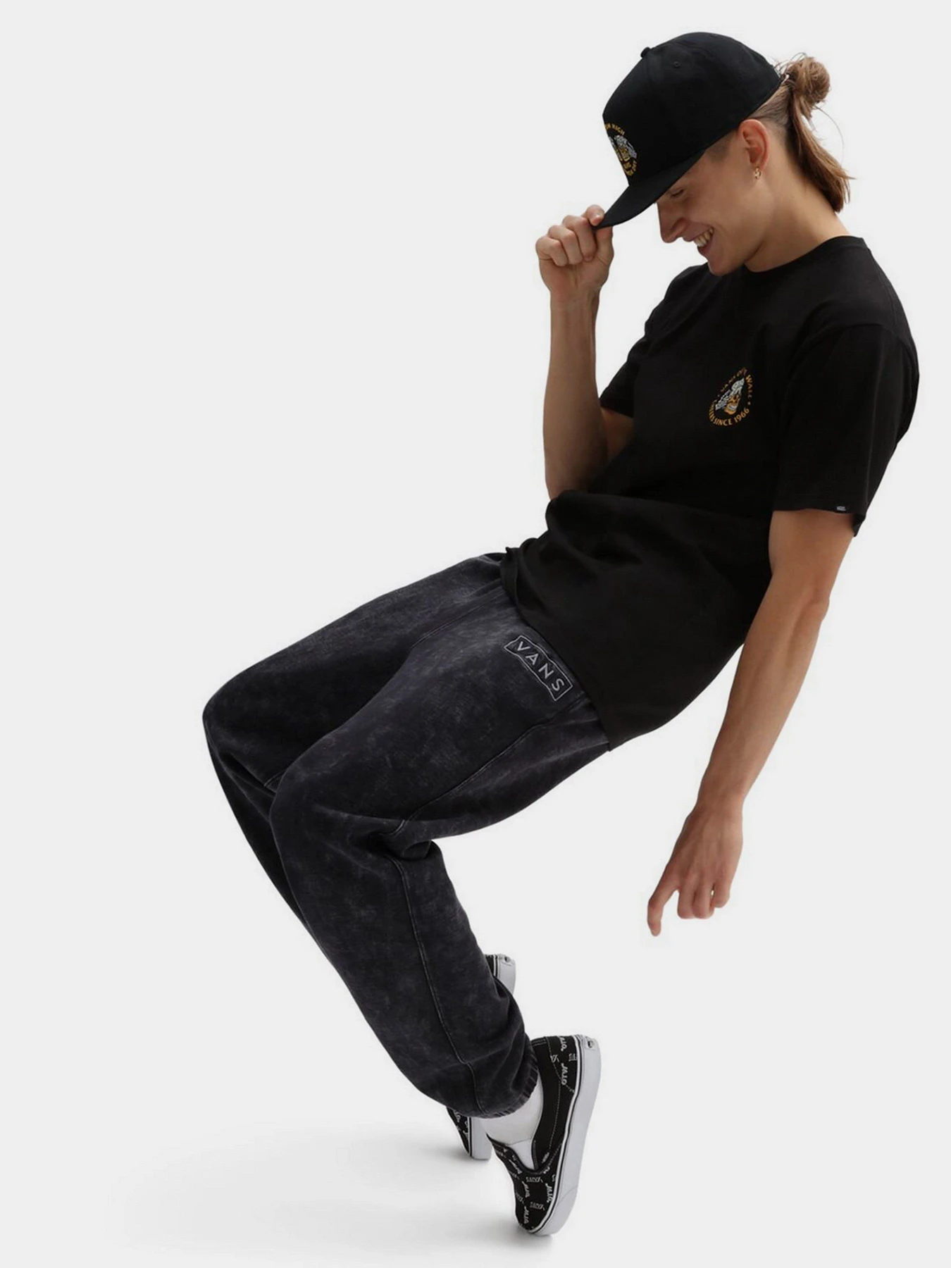 Брюки Vans Mineral Wash модель VN0A7S53BLK1 Фото