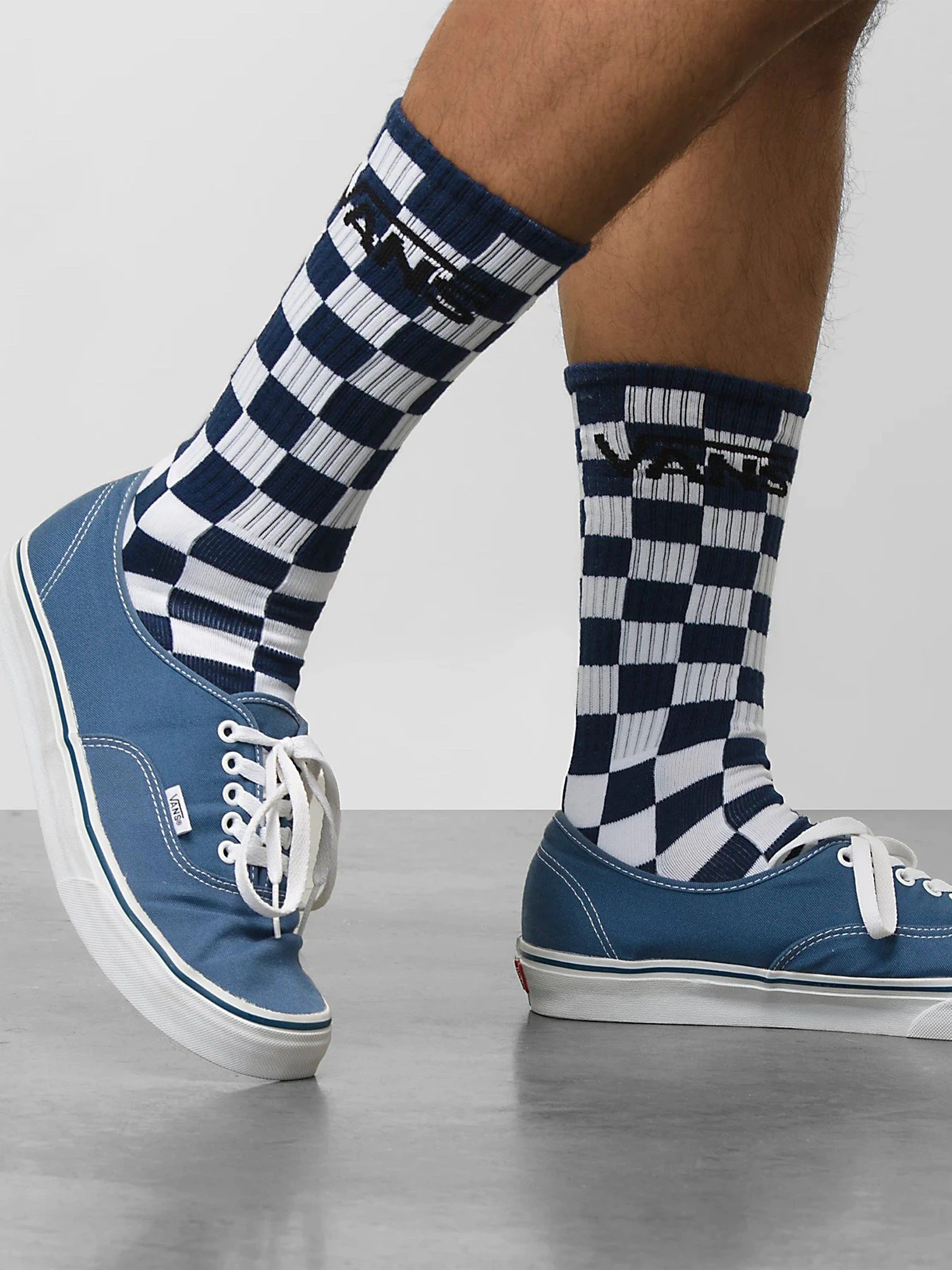Шкарпетки та гольфи Vans Classic Crew модель VN000XRZ60Q1 Фото
