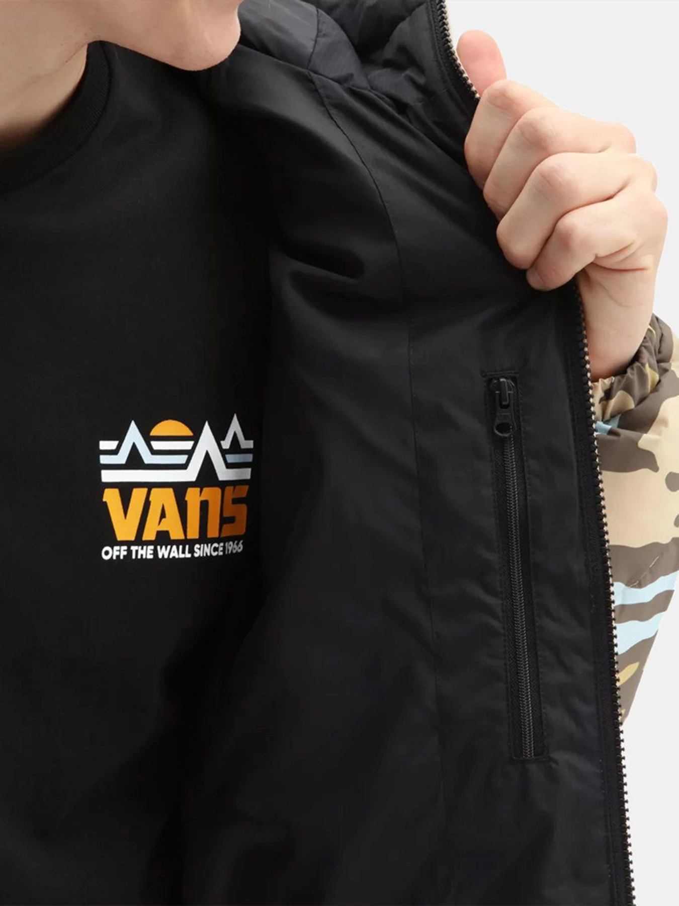 Куртки и дубленки Vans Mte-1 модель VN0A7S8JYUU1 Куртки и дубленки Vans Mte-1 модель VN0A7S8JYUU1 Фото