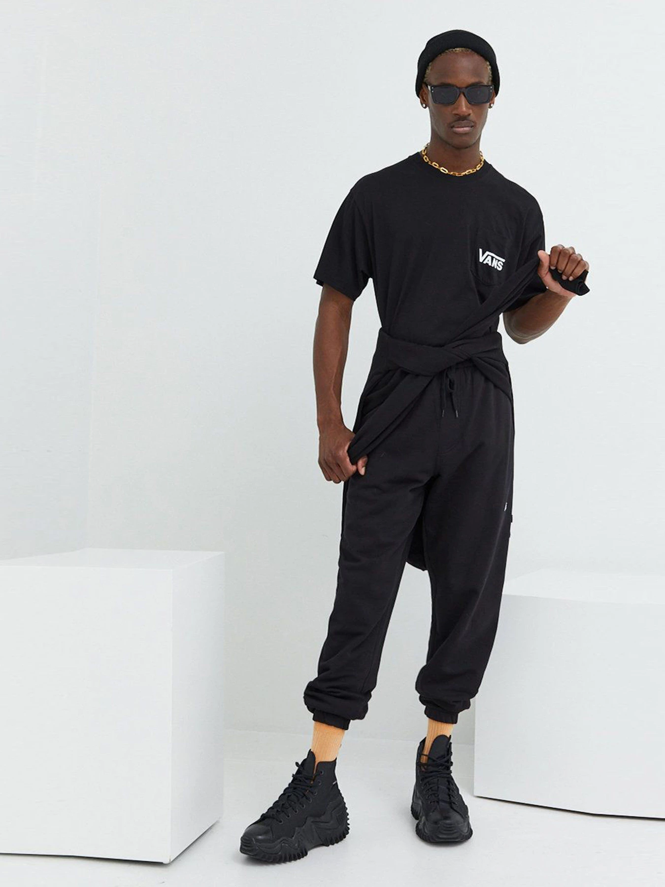 Брюки Vans Core Basic Fleece модель VN0A7YDTBLK1 Брюки Vans Core Basic Fleece модель VN0A7YDTBLK1 Фото