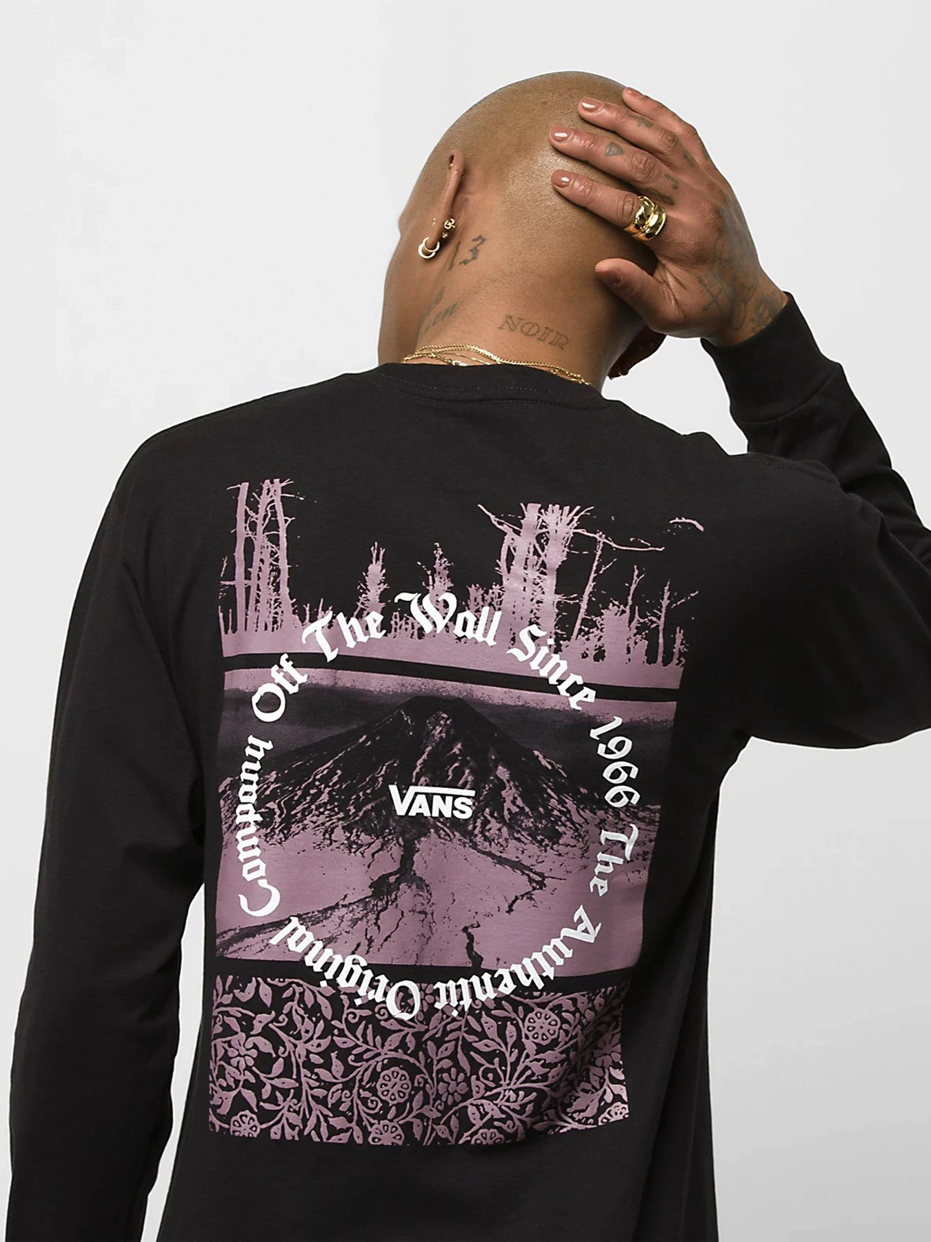 Худи и свитшоты Vans Tonal Decay модель VN0A7S5FBLK1 Худи и свитшоты Vans Tonal Decay модель VN0A7S5FBLK1 Фото
