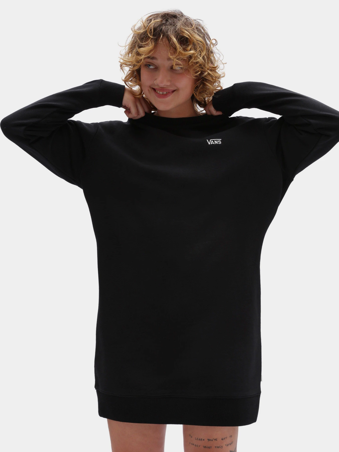 Сукні Vans FLYING BFF модель VN0A5LNVBLK1 Сукні Vans FLYING BFF модель VN0A5LNVBLK1 Фото