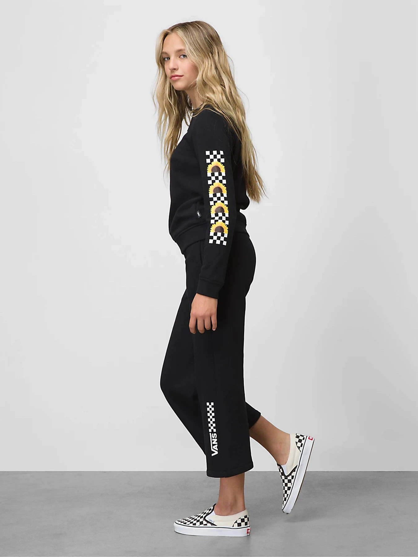 Штани Vans Chalkboard Crop модель VN0A7RUCBLK1 Штани Vans Chalkboard Crop модель VN0A7RUCBLK1 Фото
