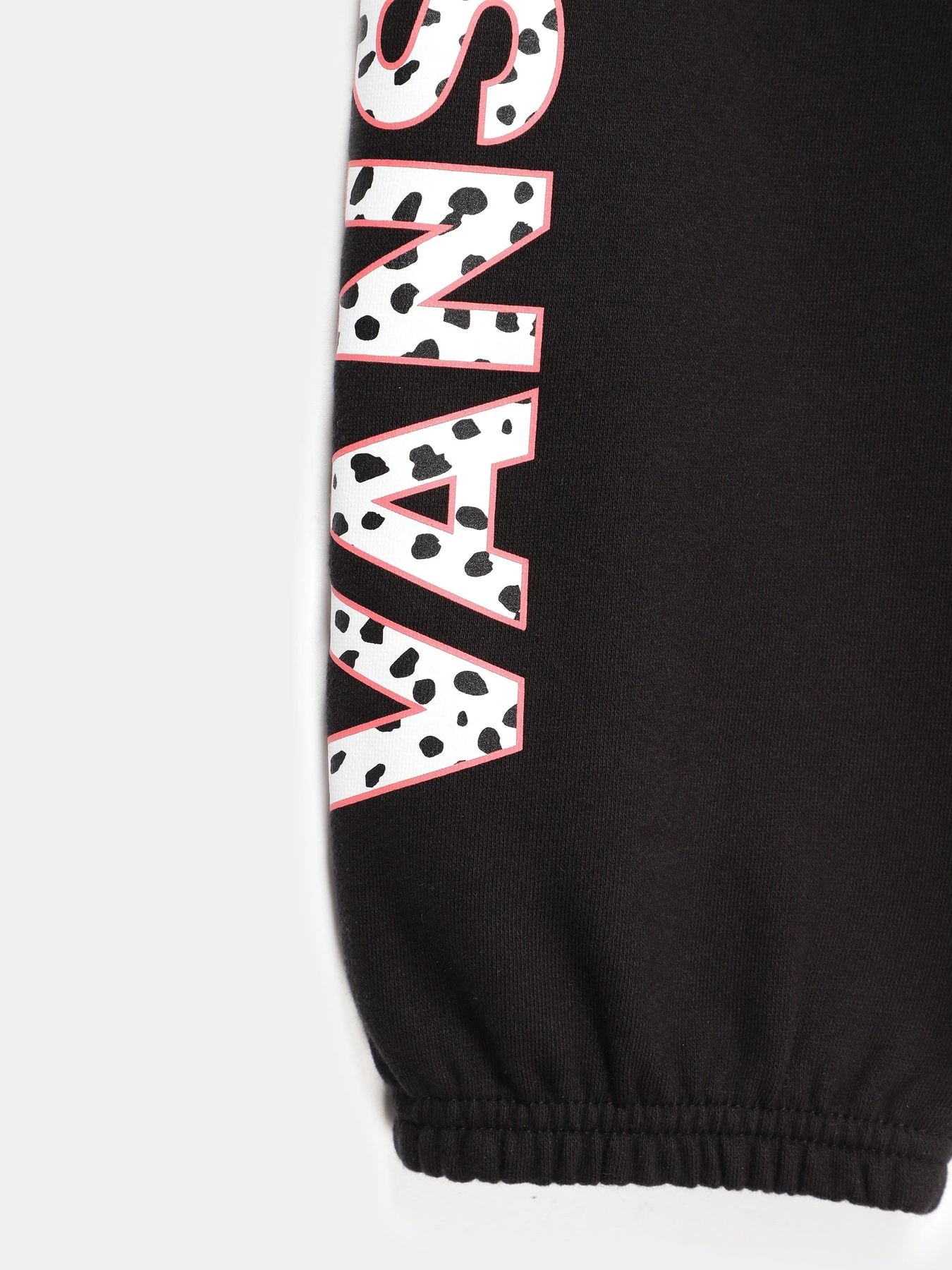 Штани Vans Dalmation модель VN0A7RUFBLK1 Штани Vans Dalmation модель VN0A7RUFBLK1 Фото
