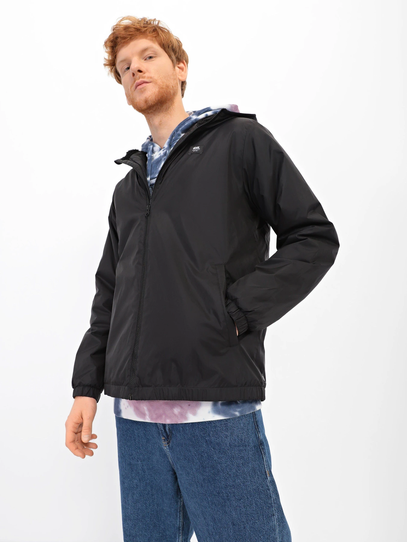 Куртки и дубленки Vans Harvard Windbreaker модель VN0A7S8WBLK1 Куртки и дубленки Vans Harvard Windbreaker модель VN0A7S8WBLK1 Фото