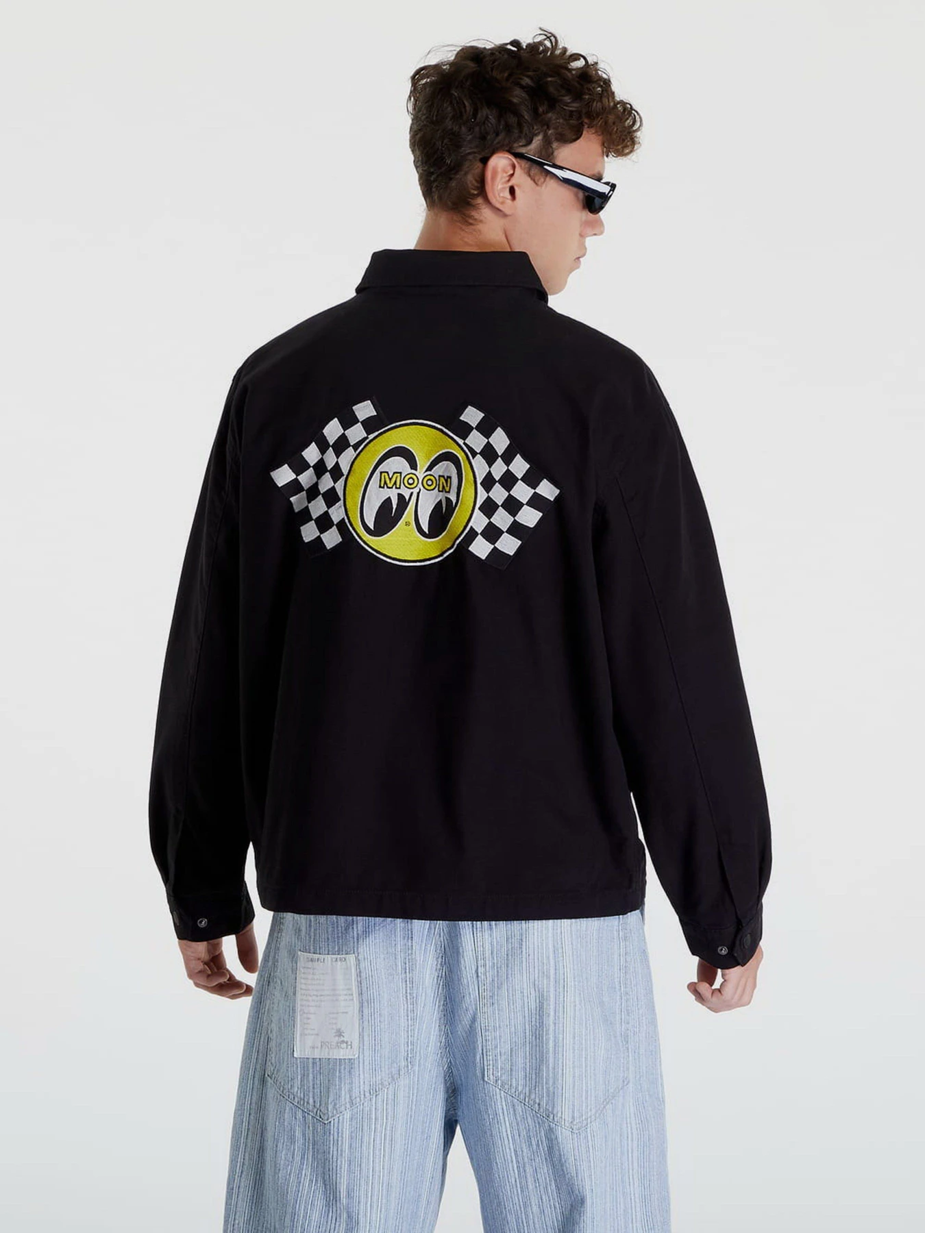 Куртки та дублянки Vans X MOONEYES модель VN0000BBBLK1 Куртки та дублянки Vans X MOONEYES модель VN0000BBBLK1 Фото