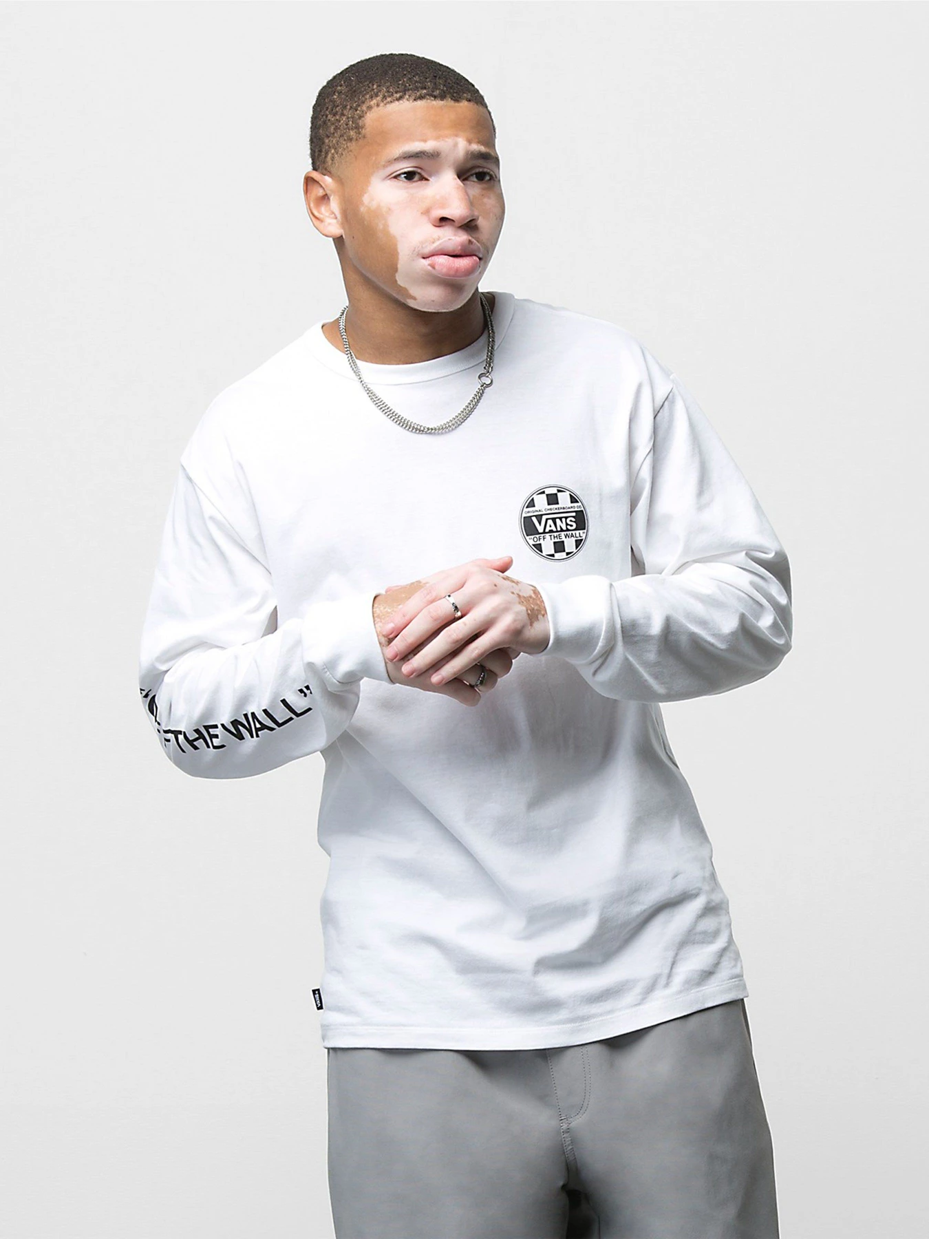 Худи и свитшоты Vans Off The Wall Check модель VN0A7S6ZWHT1 Худи и свитшоты Vans Off The Wall Check модель VN0A7S6ZWHT1 Фото