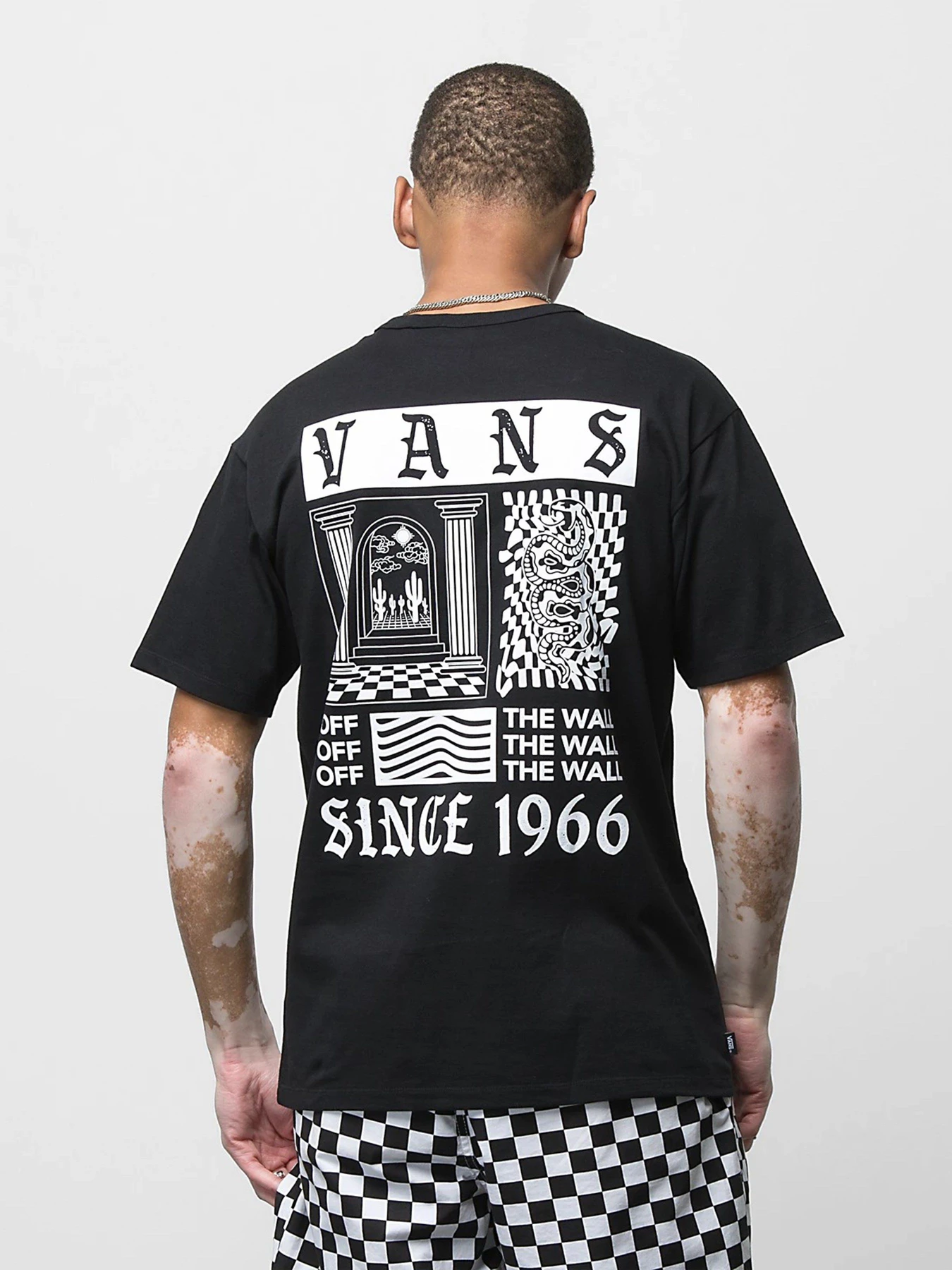 Футболки и поло Vans Kevin Peraza Off The Wall модель VN0A7PTPBLK1 Футболки и поло Vans Kevin Peraza Off The Wall модель VN0A7PTPBLK1 Фото