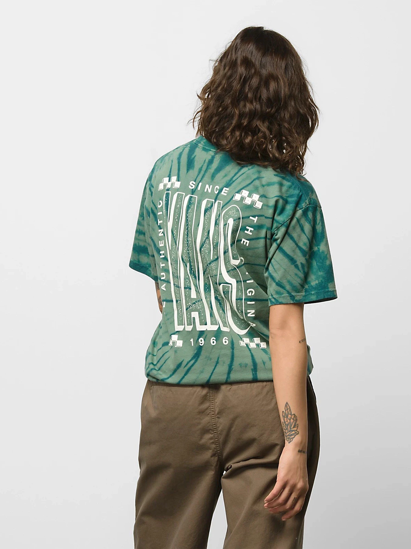 Футболки і поло Vans TALL TYPE TIE DYE модель VN0A7S61YQW1 Футболки і поло Vans TALL TYPE TIE DYE модель VN0A7S61YQW1 Фото