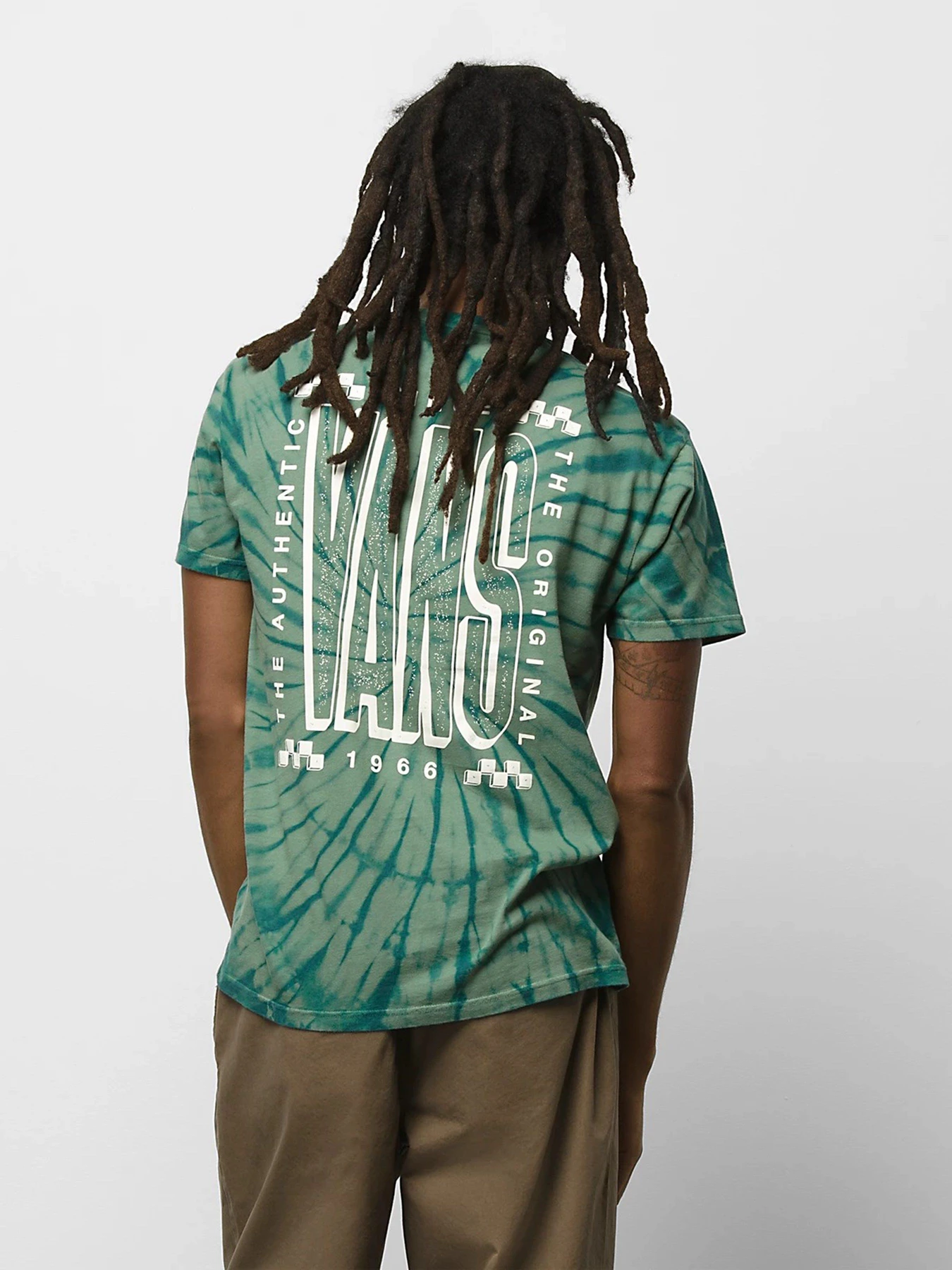 Футболки і поло Vans TALL TYPE TIE DYE модель VN0A7S61YQW1 Футболки і поло Vans TALL TYPE TIE DYE модель VN0A7S61YQW1 Фото