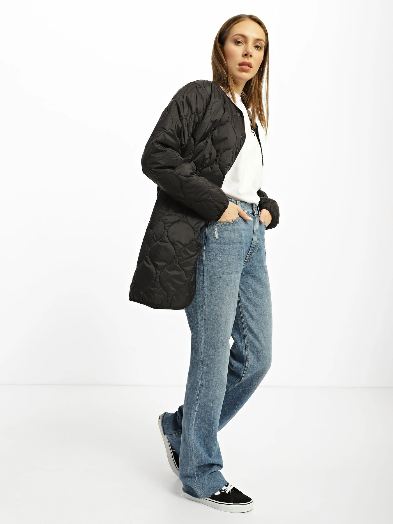 Куртки и дубленки Vans Long Reversible Liner модель VN0A7RNKBLK1 Куртки и дубленки Vans Long Reversible Liner модель VN0A7RNKBLK1 Фото