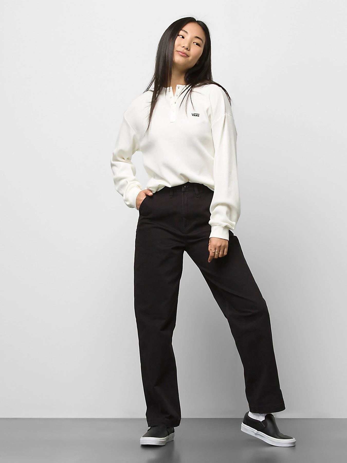 Брюки Vans RELAXED AUTHENTIC модель VN0A7RPABLK1 Брюки Vans RELAXED AUTHENTIC модель VN0A7RPABLK1 Фото