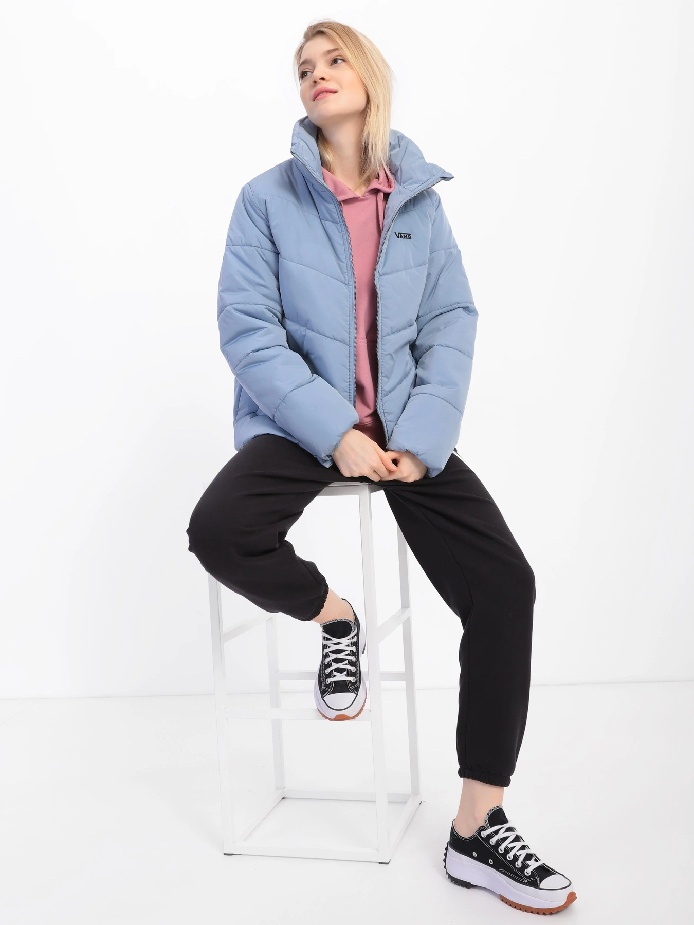 Куртки и дубленки Vans Foundry Puffer MTE-1 модель VN0A7YK5BD21 Куртки и дубленки Vans Foundry Puffer MTE-1 модель VN0A7YK5BD21 Фото