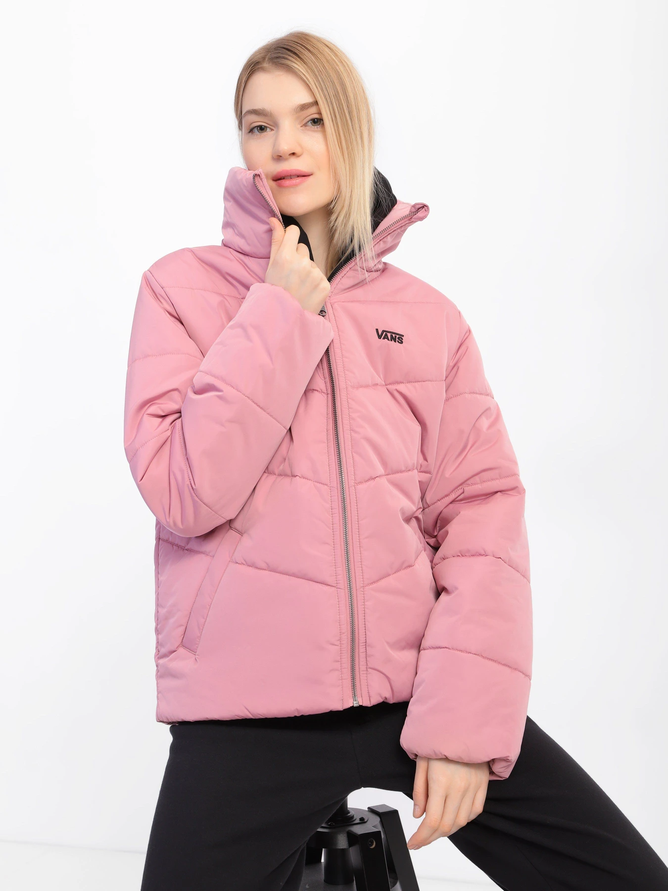 Куртки и дубленки Vans Foundry Puffer MTE-2 модель VN0A7YK5BD51 Куртки и дубленки Vans Foundry Puffer MTE-2 модель VN0A7YK5BD51 Фото
