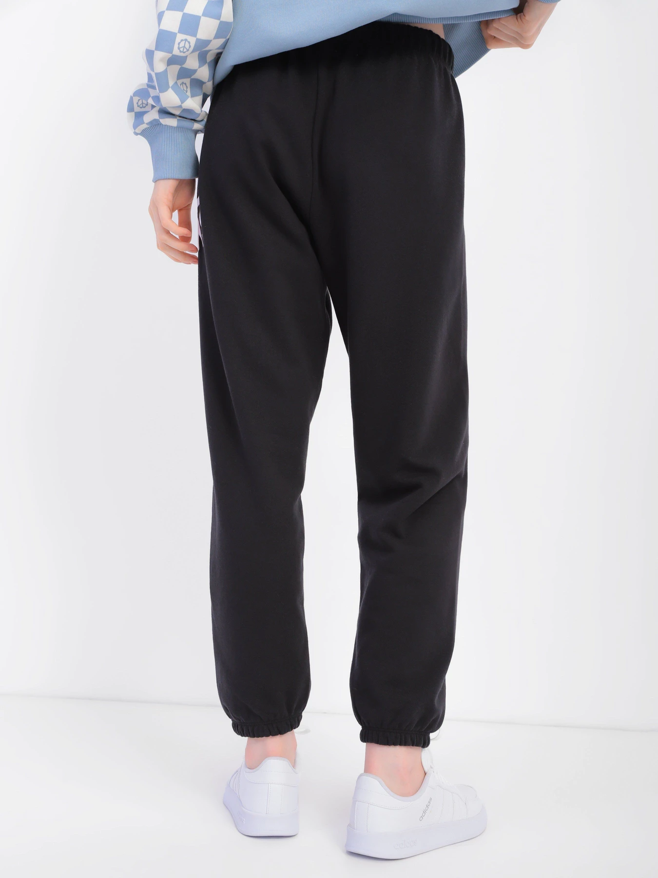 Штани Vans Take It Easy модель VN0A7RMTBLK1 Штани Vans Take It Easy модель VN0A7RMTBLK1 Фото