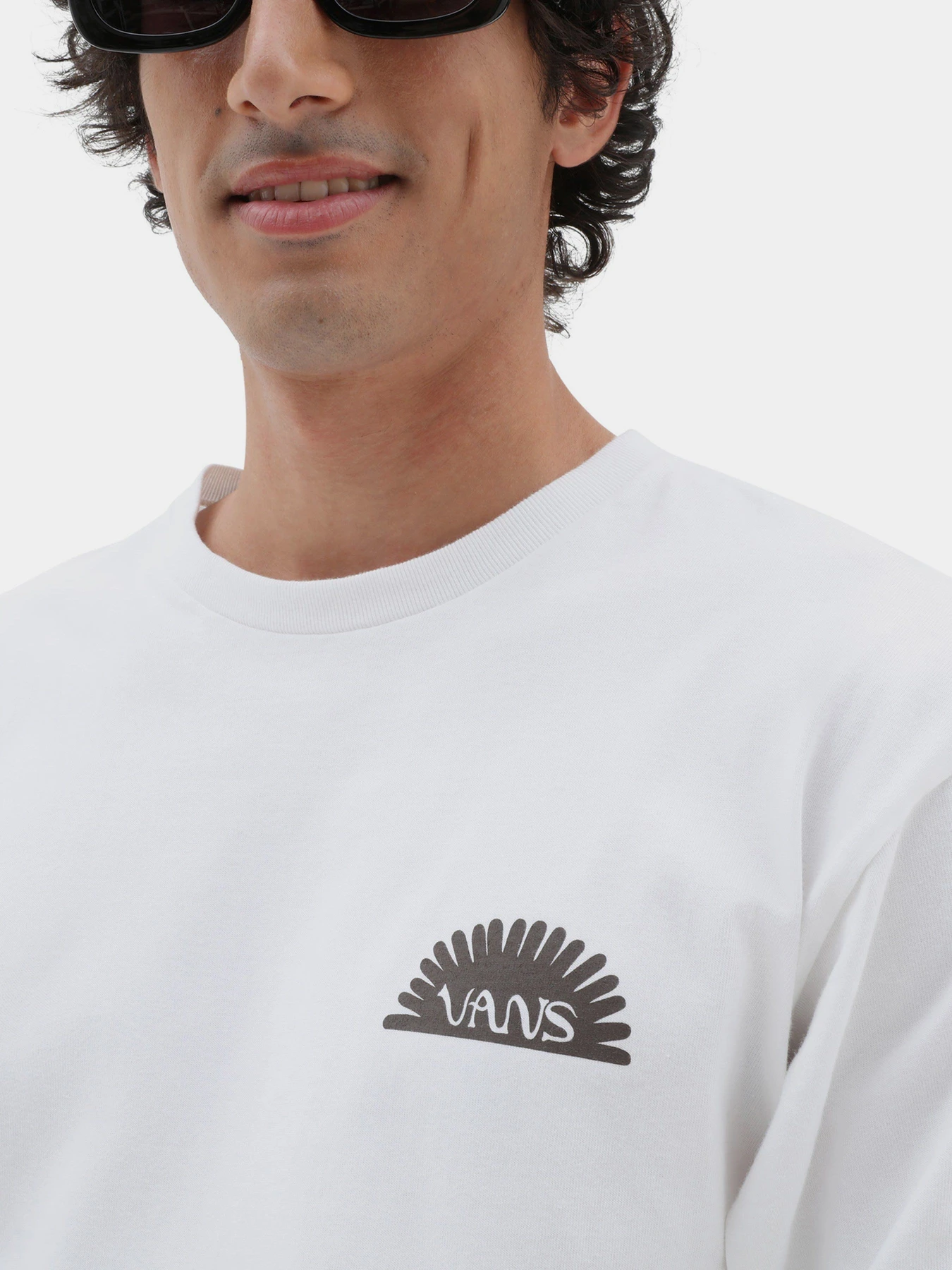 Худи и свитшоты Vans Dakota Roche модель VN0008CJWHT1 Худи и свитшоты Vans Dakota Roche модель VN0008CJWHT1 Фото