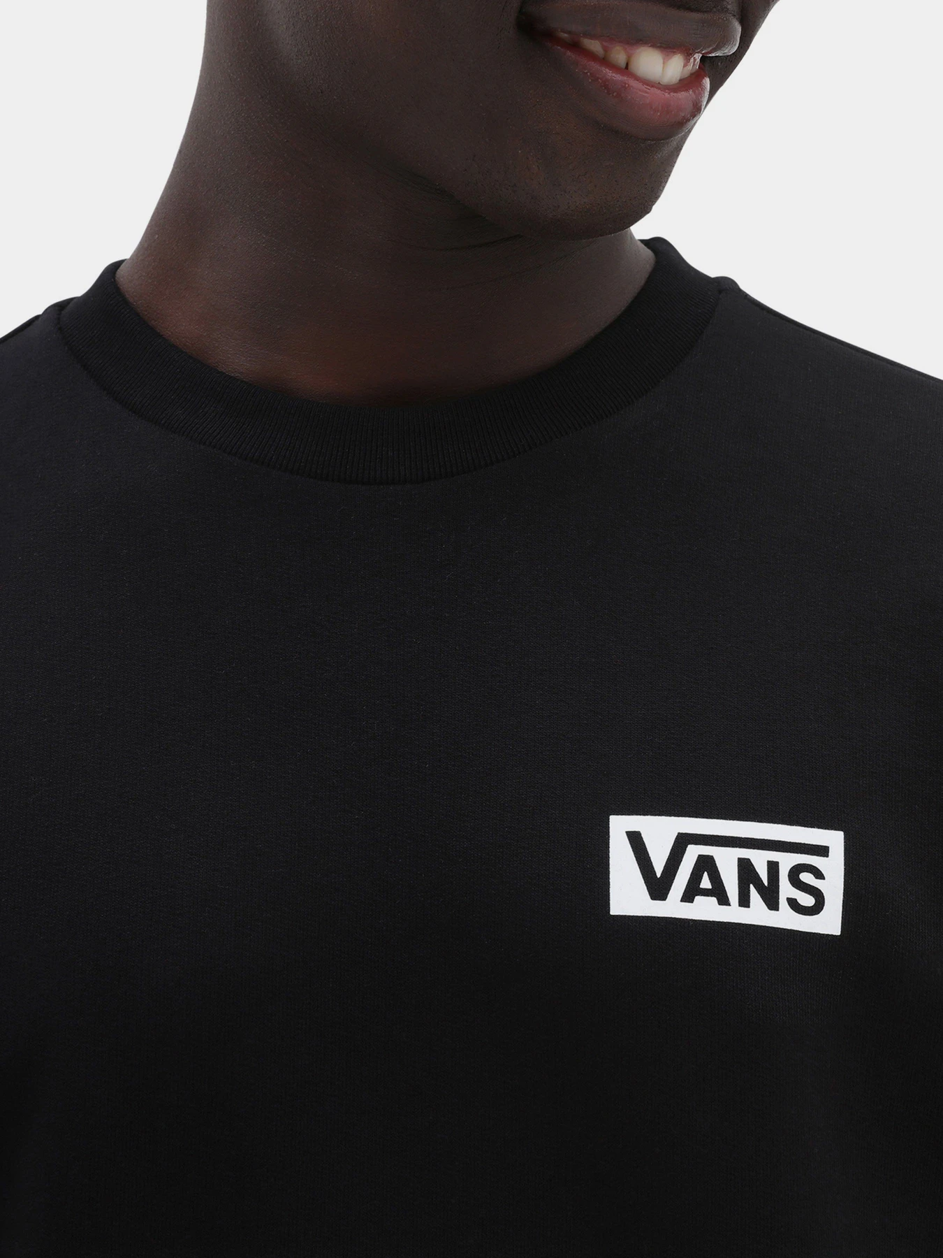 Худи и свитшоты Vans RELAXED FIT CREW модель VN0007FPBLK1 Худи и свитшоты Vans RELAXED FIT CREW модель VN0007FPBLK1 Фото