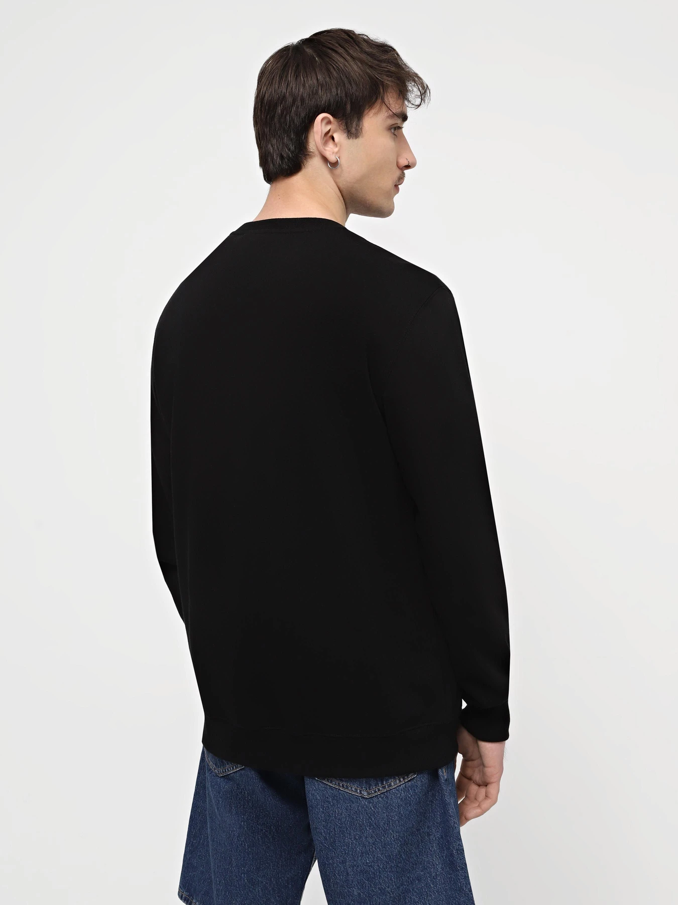 Худи и свитшоты Vans Classic Crew-B модель VN0A7Y3UBLK1 Худи и свитшоты Vans Classic Crew-B модель VN0A7Y3UBLK1 Фото