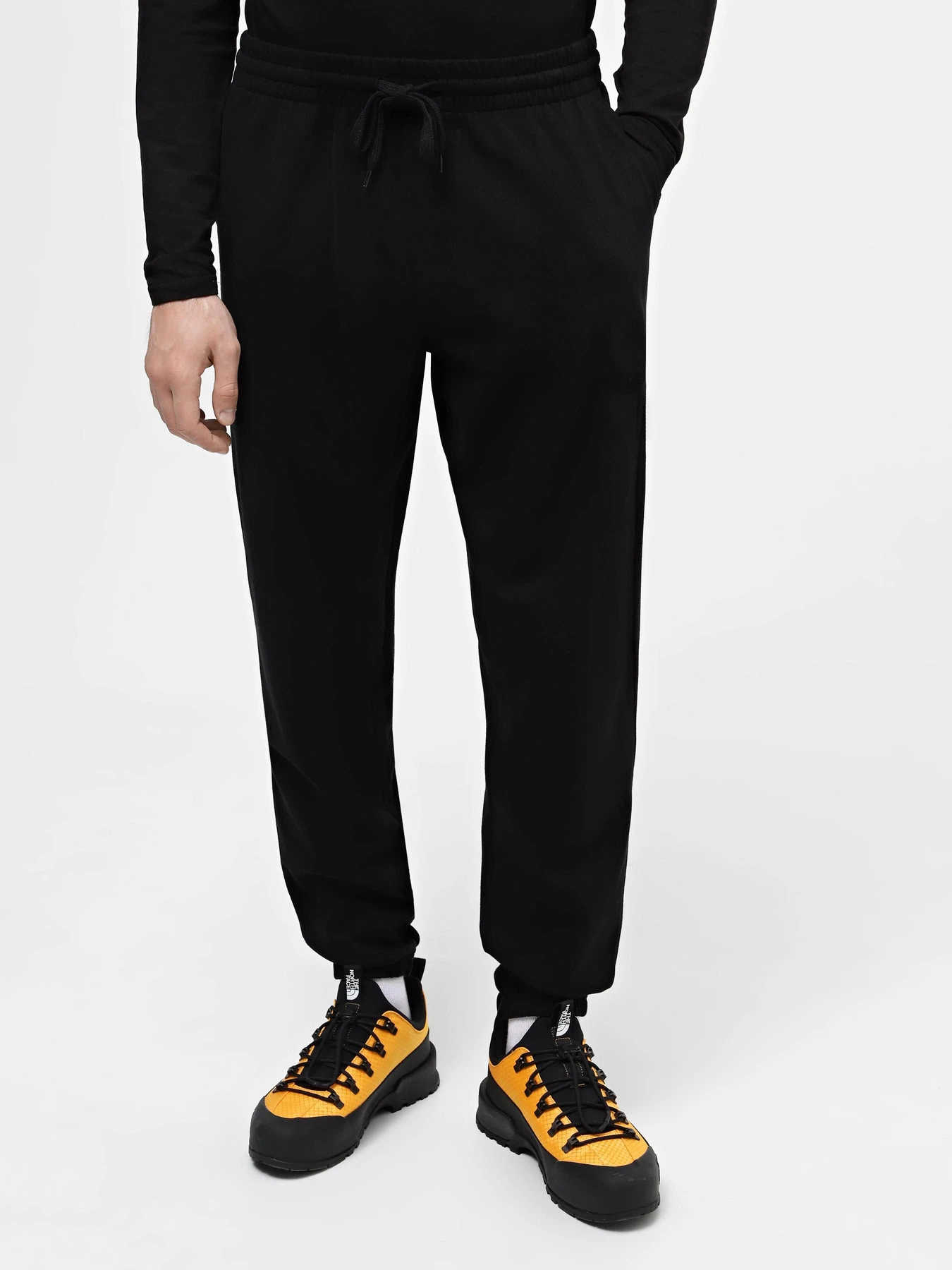 Штани Vans Trecker модель VN0A7UC8BLK1 Штани Vans Trecker модель VN0A7UC8BLK1 Фото
