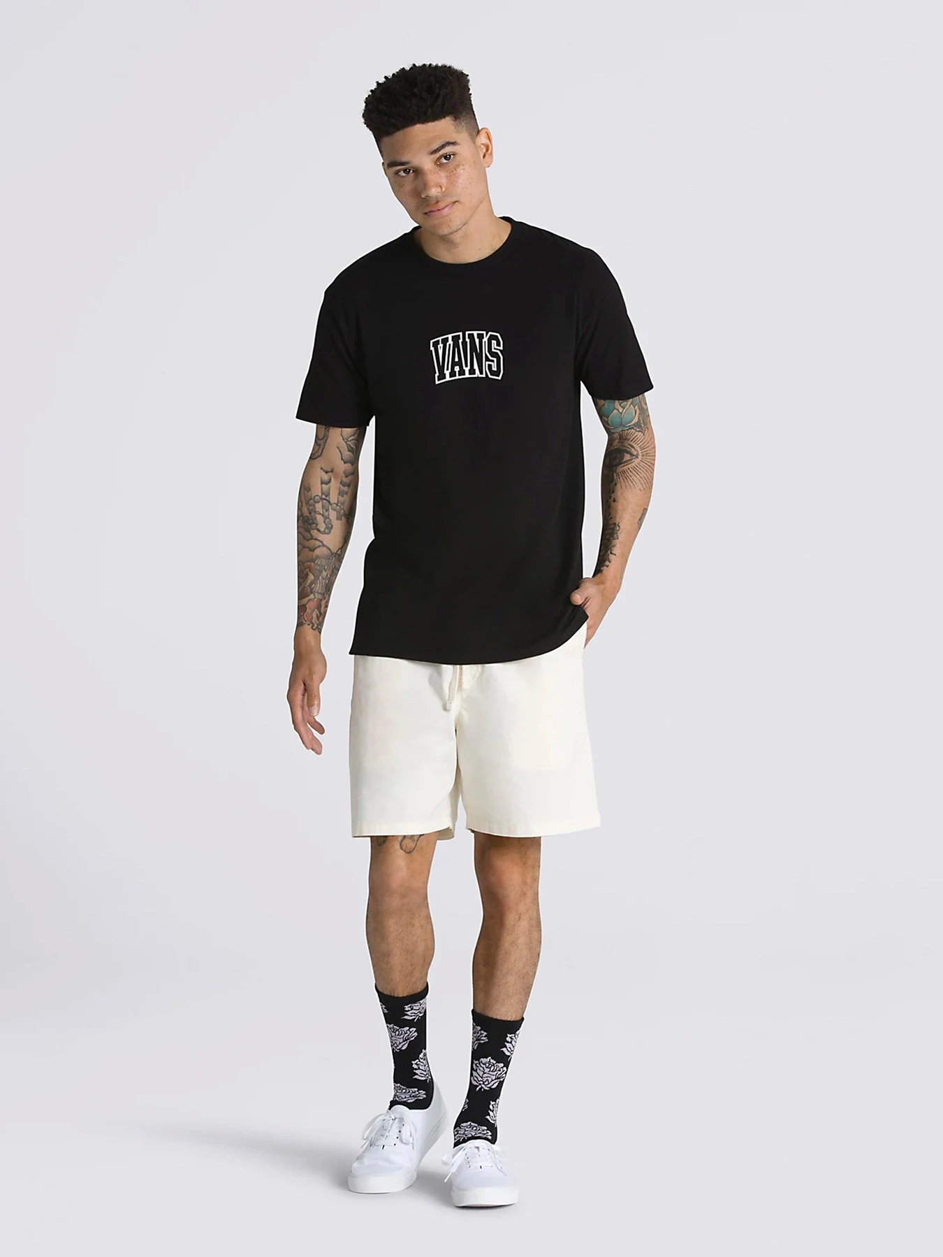 Футболки и поло Vans Academy Crest модель VN00003RBLK1 Футболки и поло Vans Academy Crest модель VN00003RBLK1 Фото