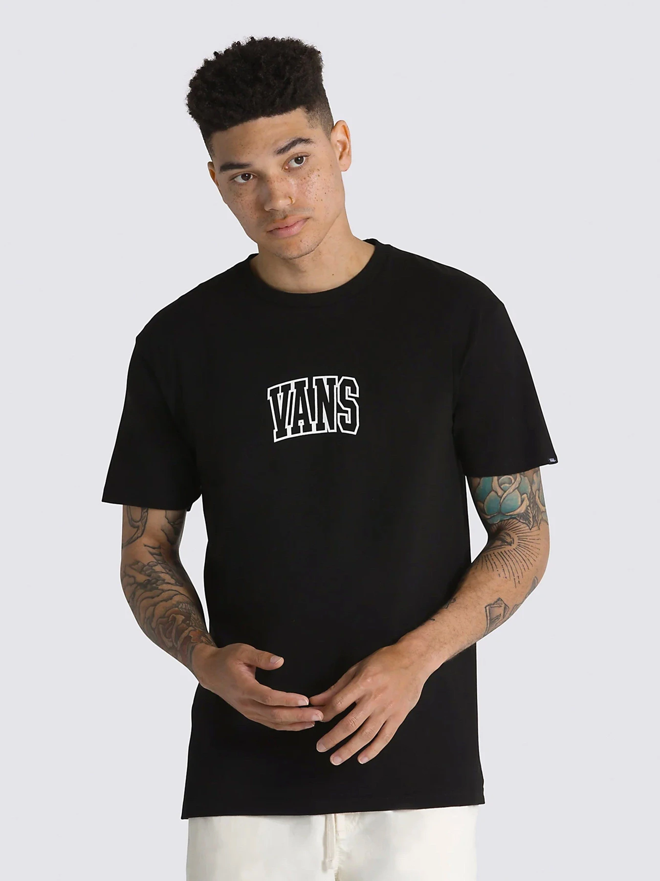 Футболки и поло Vans Academy Crest модель VN00003RBLK1 Футболки и поло Vans Academy Crest модель VN00003RBLK1 Фото