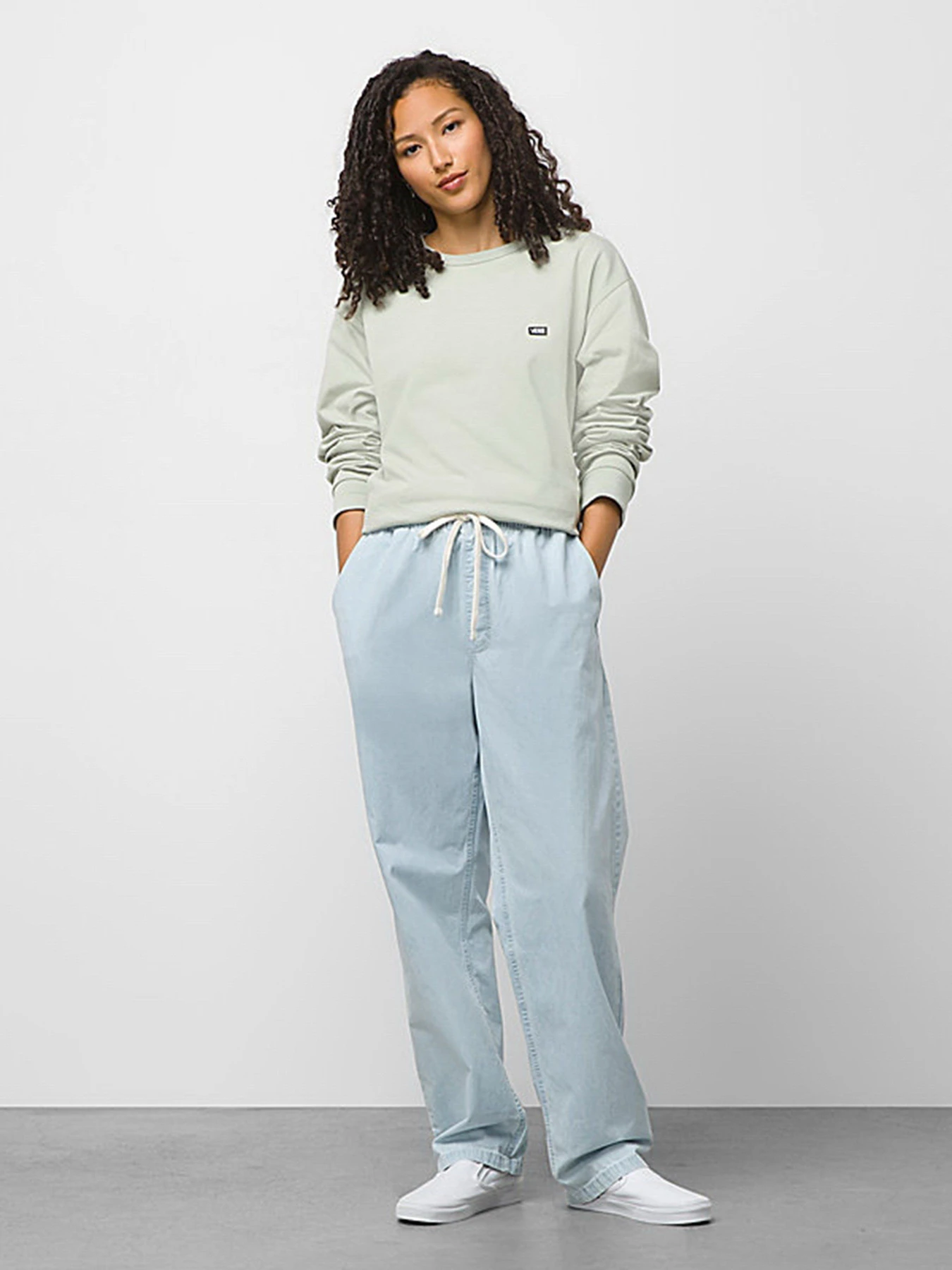 Джинсы Vans Range Denim Loose Tapered Elastic модель VN0005Z2TTJ1 Джинсы Vans Range Denim Loose Tapered Elastic модель VN0005Z2TTJ1 Фото
