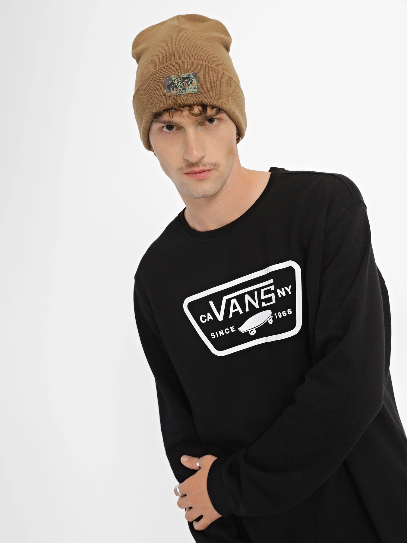 Шапки та кепки Vans Skate Classic Beanie модель VN0A7TNB0E01 Шапки та кепки Vans Skate Classic Beanie модель VN0A7TNB0E01 Фото