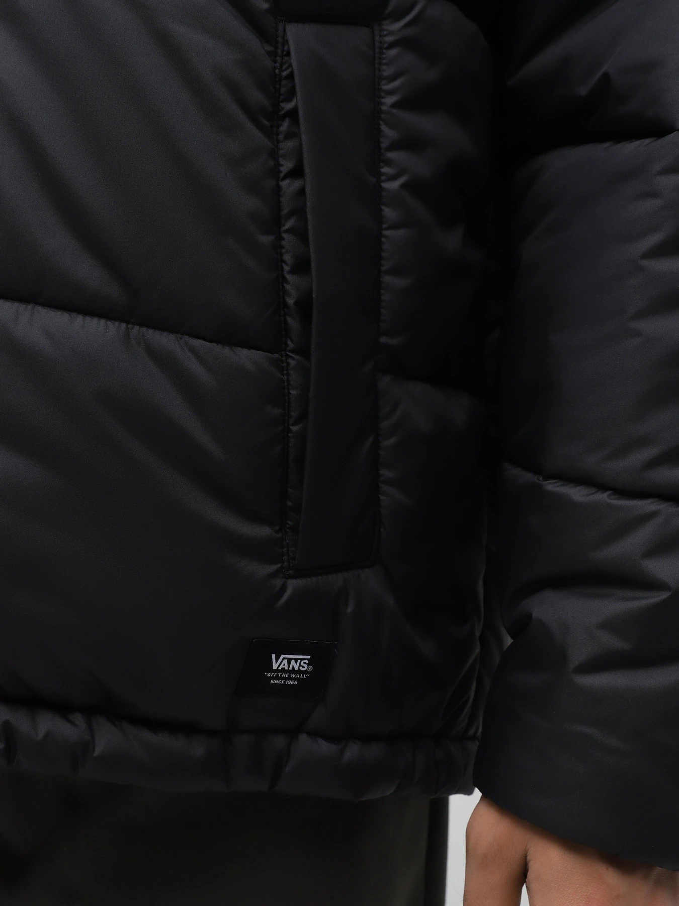 Куртки и дубленки Vans Norris Puffer MTE-1 модель VN0008JFBLK1 Куртки и дубленки Vans Norris Puffer MTE-1 модель VN0008JFBLK1 Фото