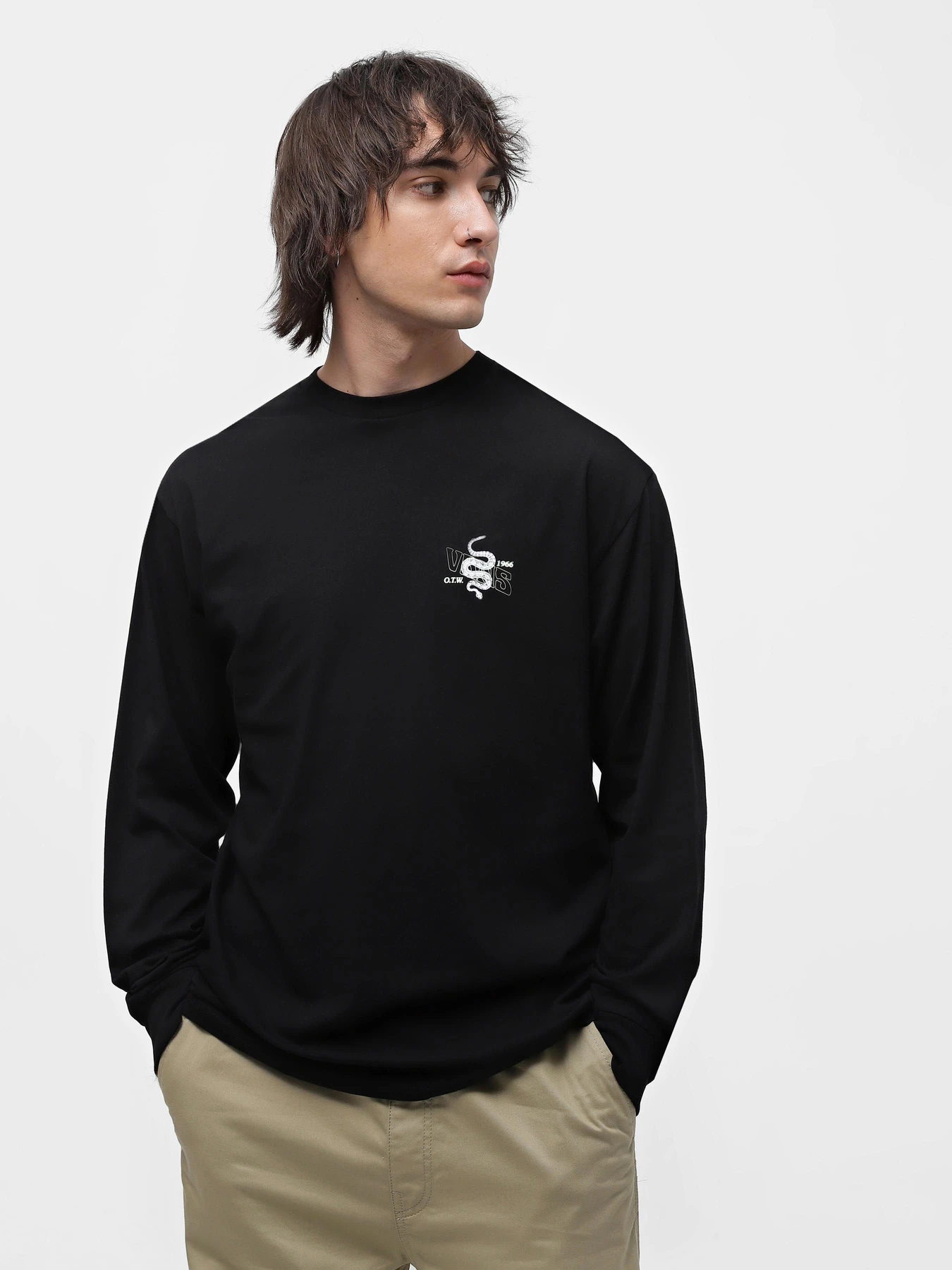 Худи и свитшоты Vans Distorted Snake модель VN0008TABLK1 Худи и свитшоты Vans Distorted Snake модель VN0008TABLK1 Фото