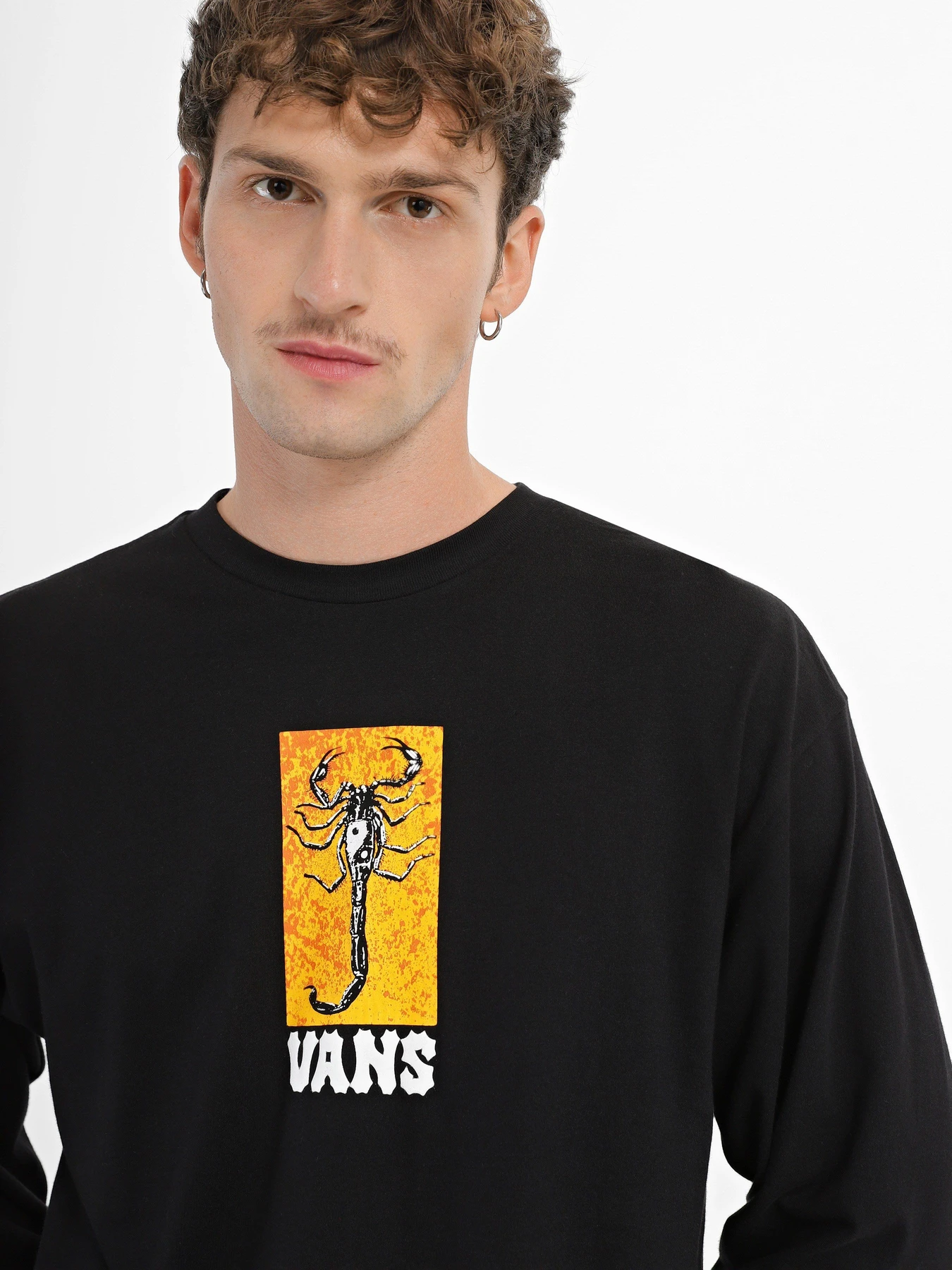 Худи и свитшоты Vans Ying Tang Scorpion модель VN0008S8BLK1 Худи и свитшоты Vans Ying Tang Scorpion модель VN0008S8BLK1 Фото