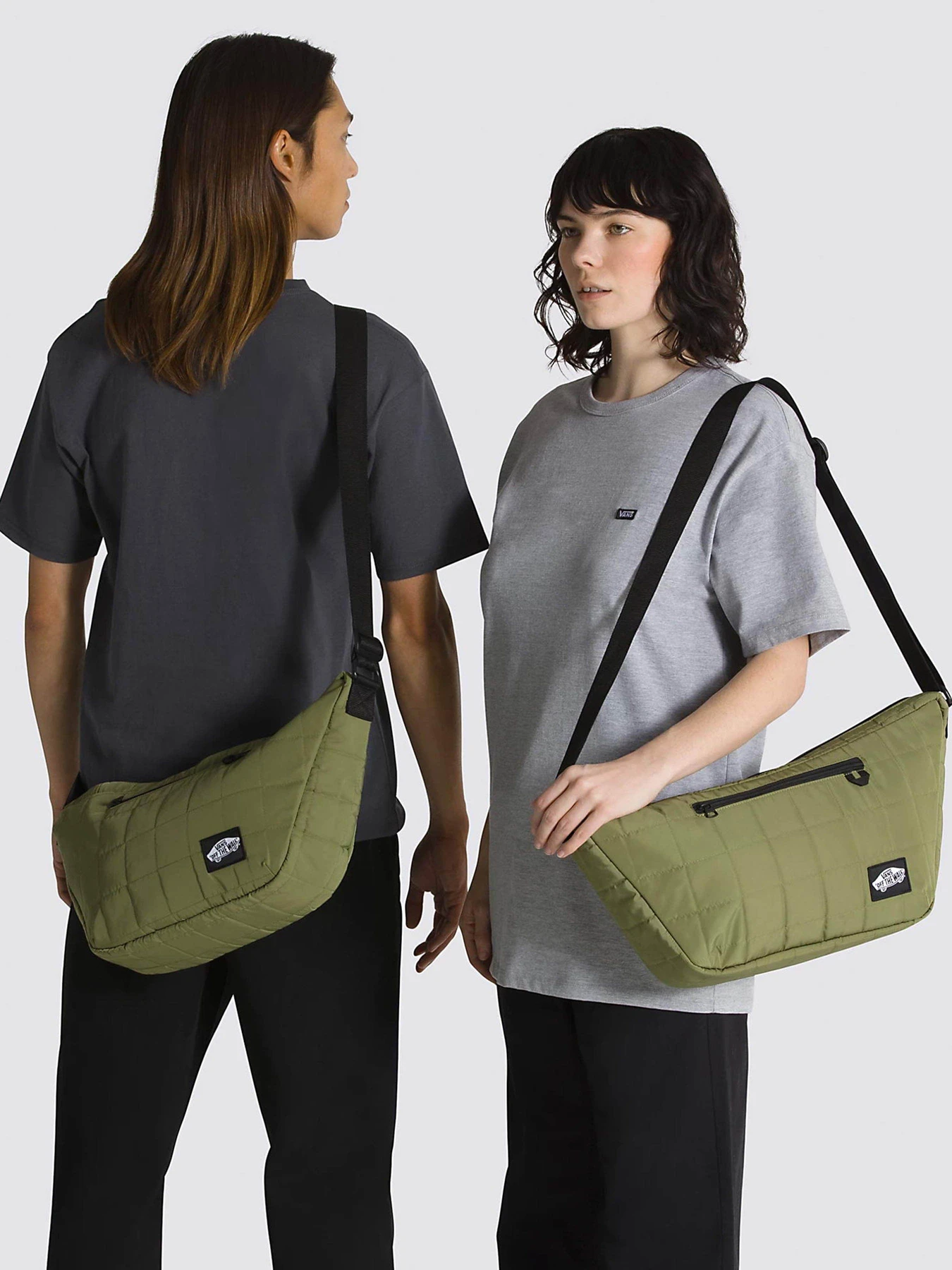 Сумки Vans Comfycush Run Away Sling модель VN000CKGZBF1 Фото