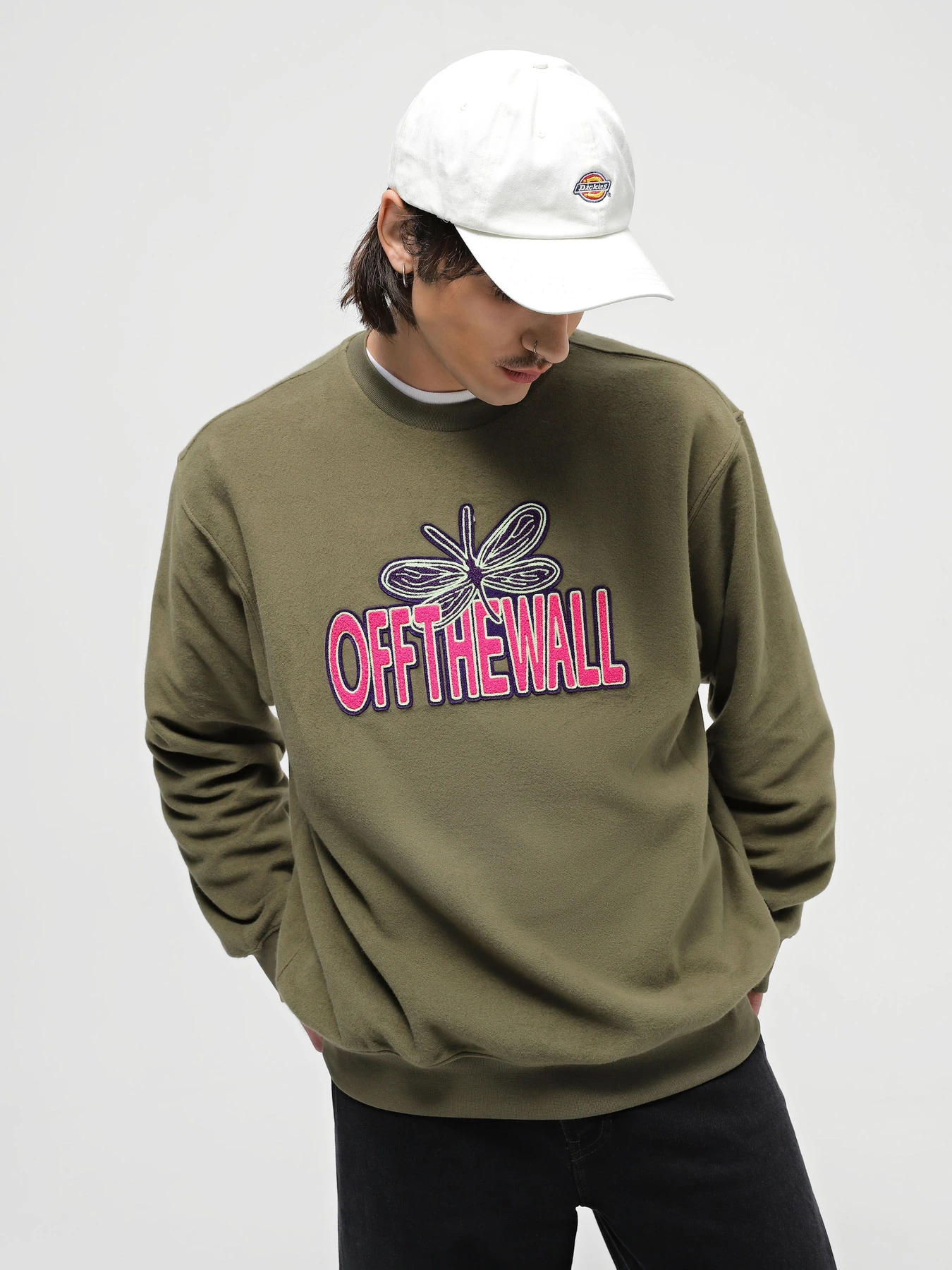 Худи и свитшоты Vans Bugged Out Crew модель VN0008UGKCZ1 Худи и свитшоты Vans Bugged Out Crew модель VN0008UGKCZ1 Фото