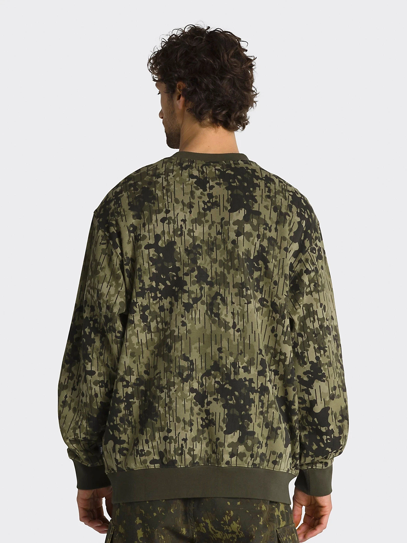 Худі та світшоти Vans Rain Camo Crew модель VN0008UKCBI1 Худі та світшоти Vans Rain Camo Crew модель VN0008UKCBI1 Фото